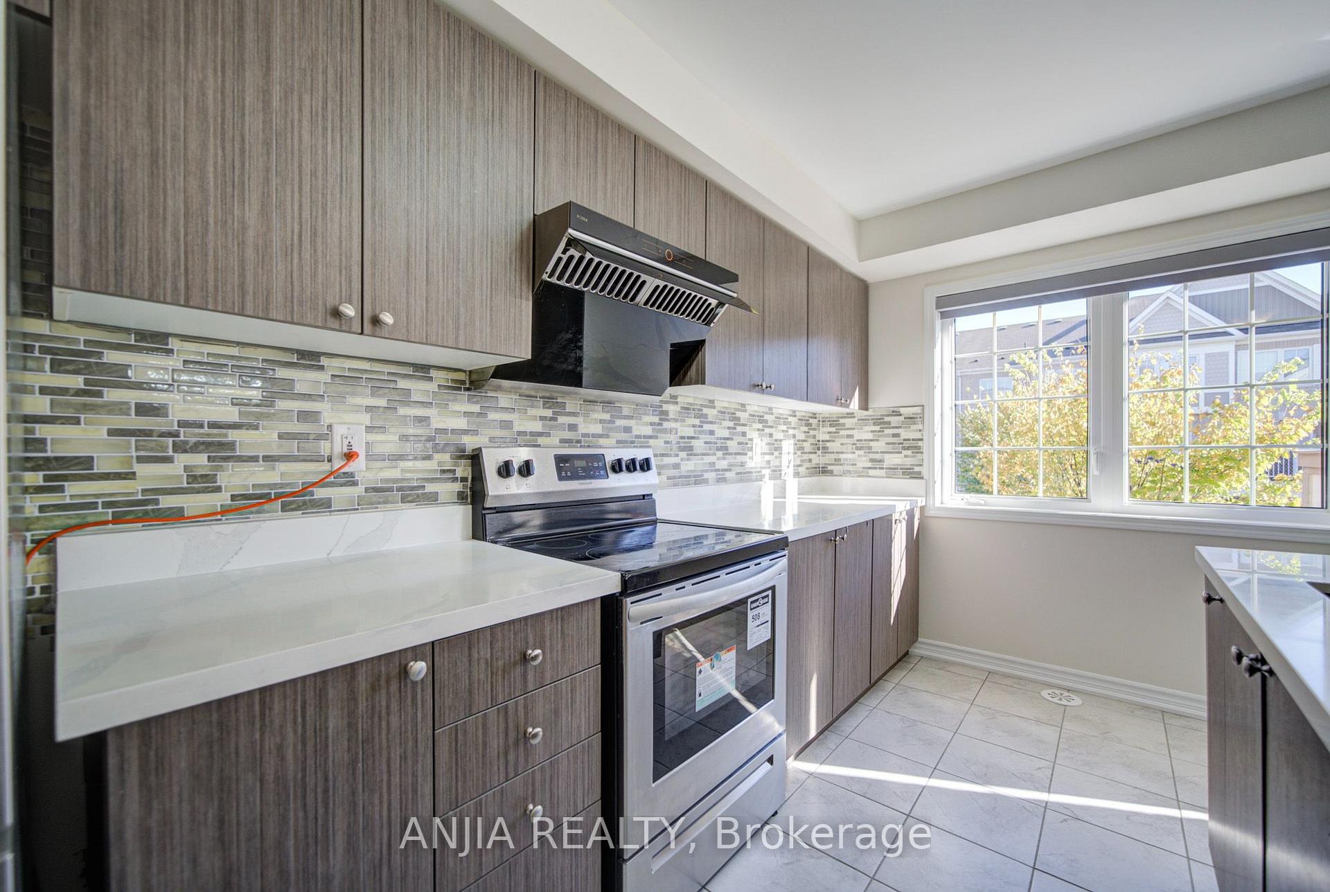 Photo 11 of 24 Goldeye Street, Whitby, Lynde Creek — HOMEH