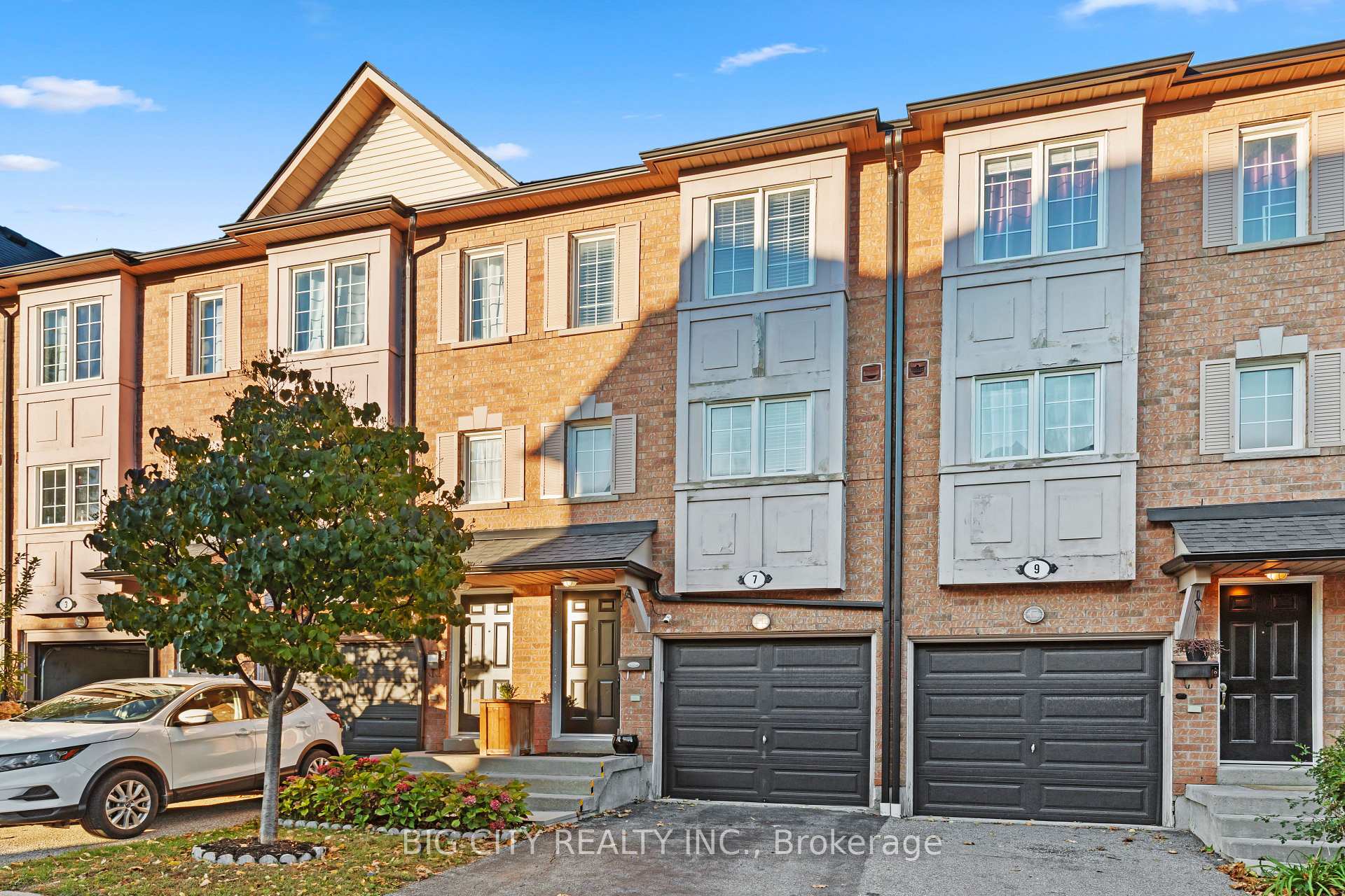 Photo of Unit 7, 1128 Dundas Street W
