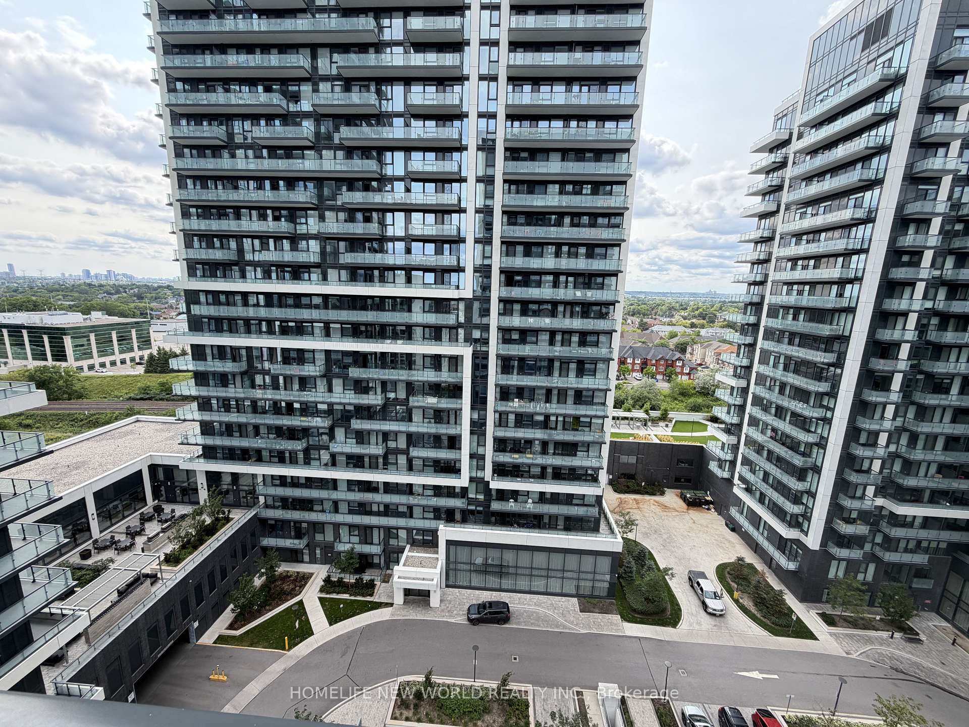 Photo 18 of Unit 1210, 75 Oneida Crescent, Richmond Hill, Langstaff — HOMEH
