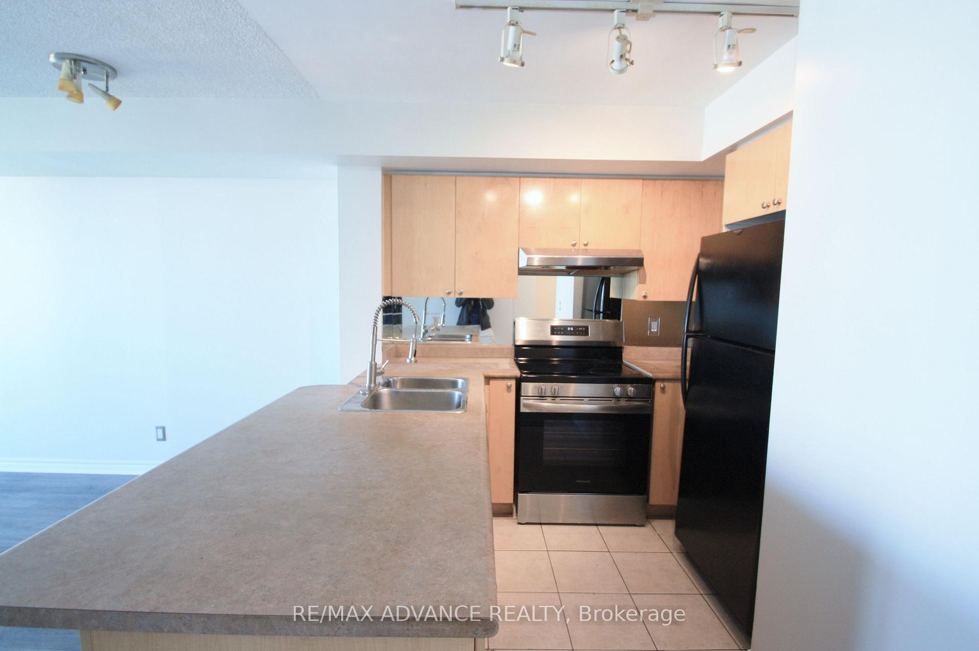 Front of Unit 1601, 1 Elm Drive W