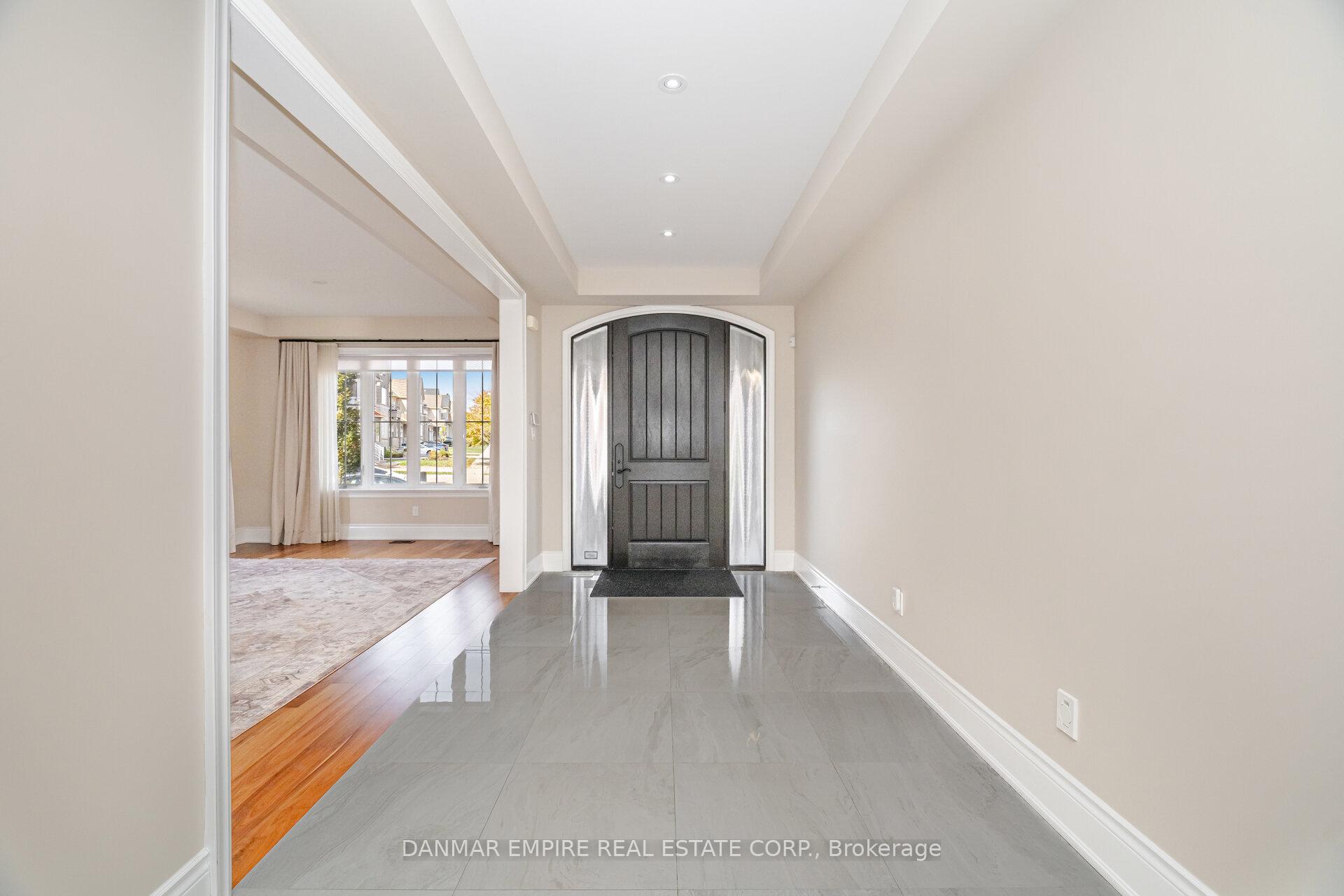 Photo 5 of 2118 Vineland Crescent, Oakville, River Oaks — HOMEH