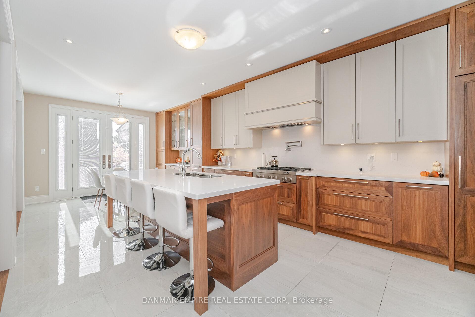 Photo 8 of 2118 Vineland Crescent, Oakville, River Oaks — HOMEH
