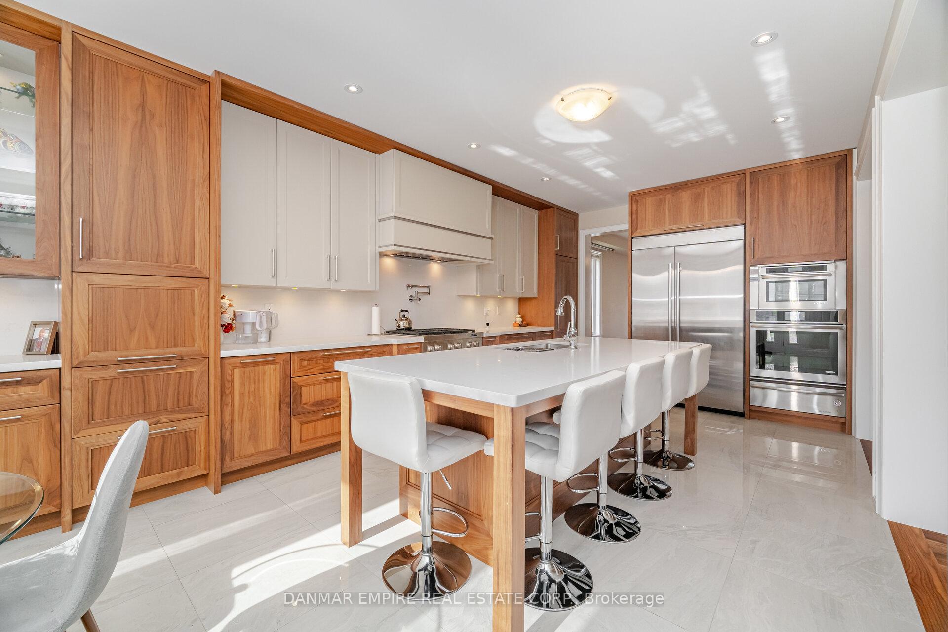 Photo 10 of 2118 Vineland Crescent, Oakville, River Oaks — HOMEH