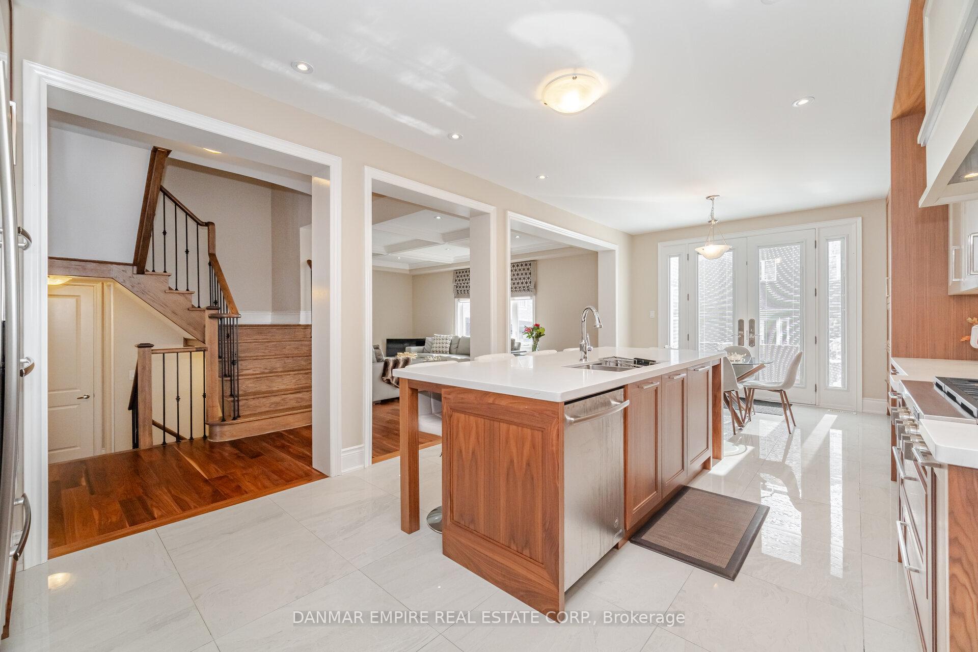 Photo 13 of 2118 Vineland Crescent, Oakville, River Oaks — HOMEH