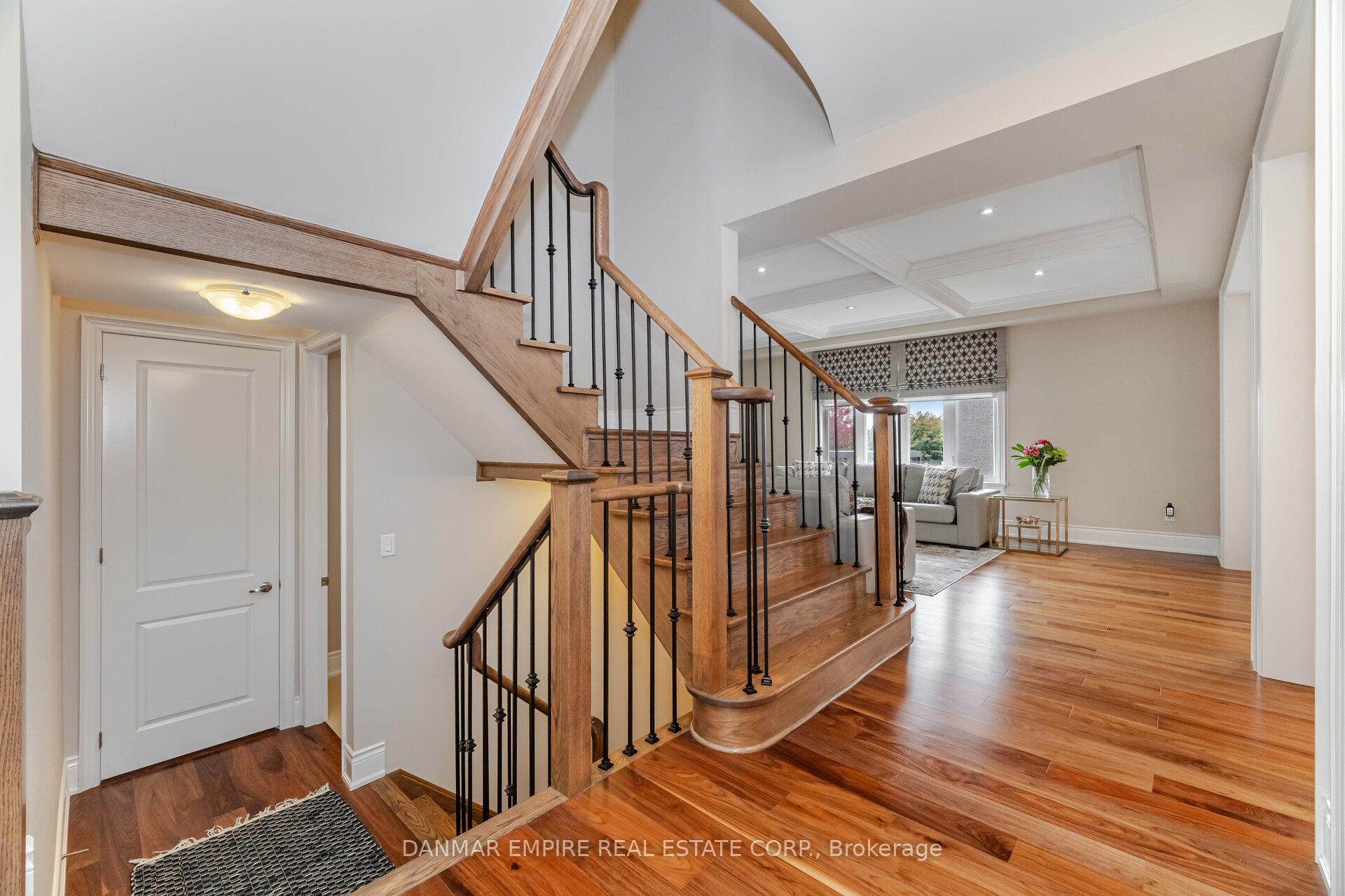 Photo 18 of 2118 Vineland Crescent, Oakville, River Oaks — HOMEH