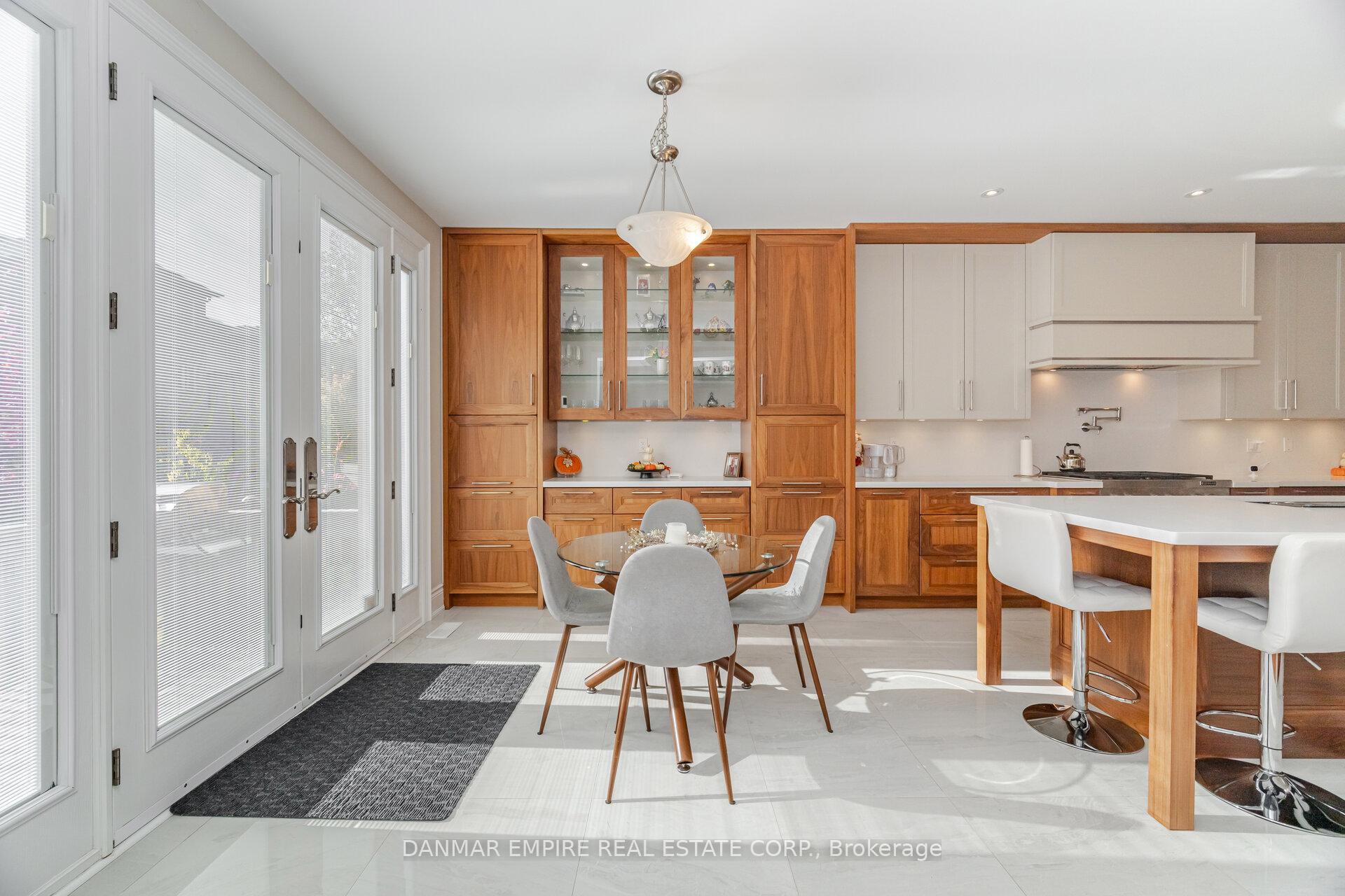 Photo 21 of 2118 Vineland Crescent, Oakville, River Oaks — HOMEH