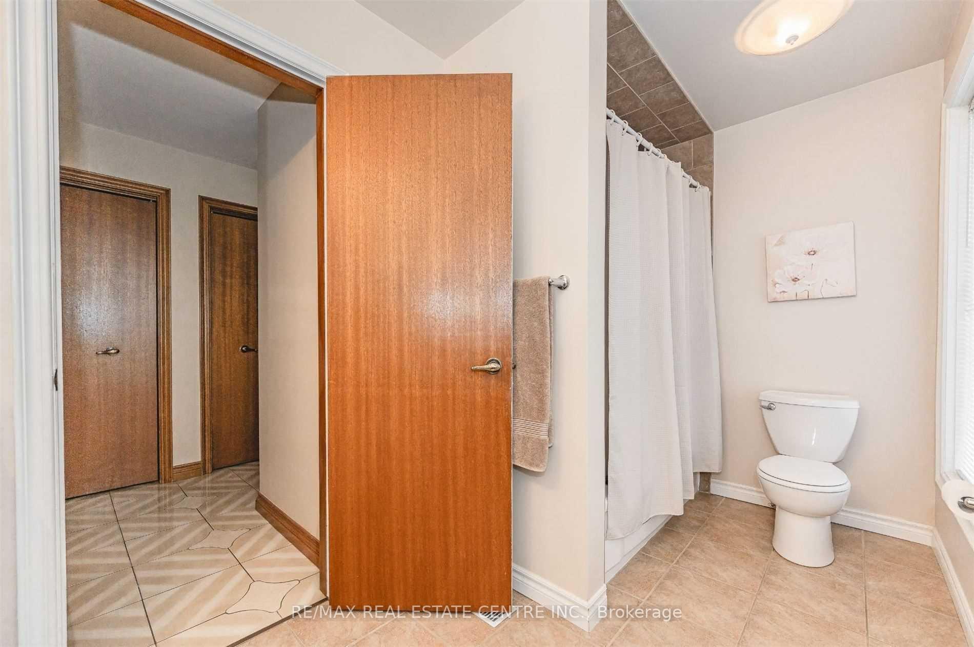 Photo 11 of 28 Walnut Drive, Guelph, General Hospital — HOMEH