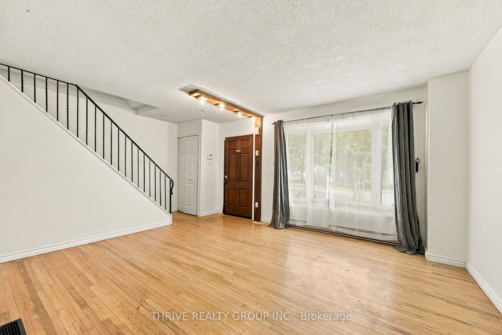 Photo 6 of 1794 Culver Drive, London, East H — HOMEH