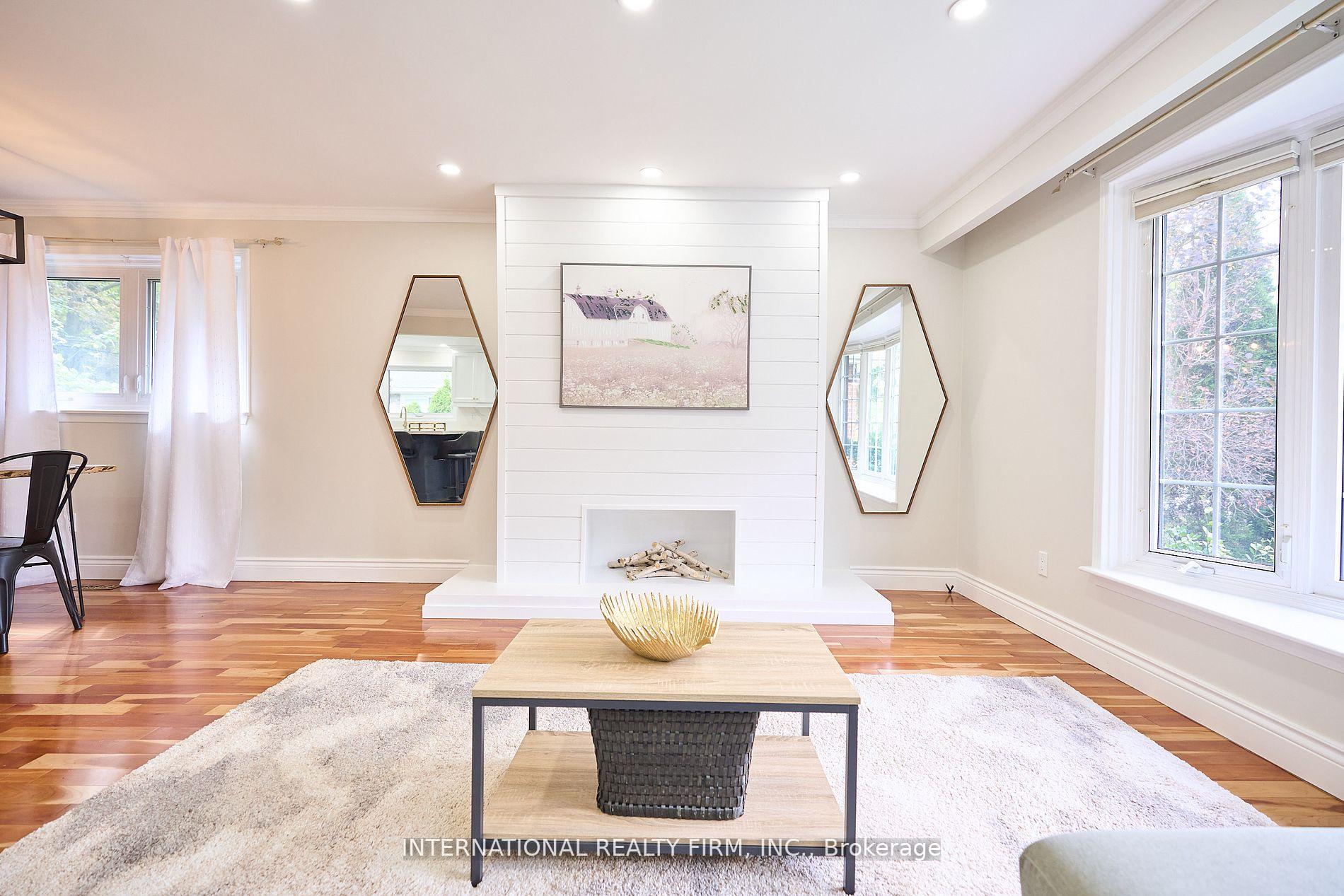 Photo 2 of 2292 Devon Road, Oakville, Ford — HOMEH