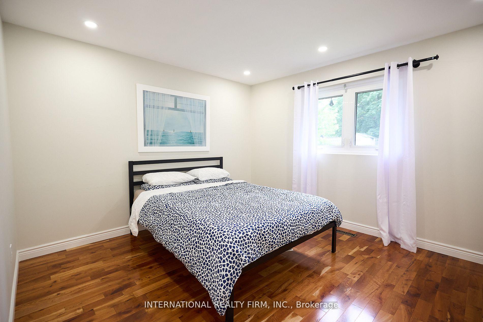 Photo 7 of 2292 Devon Road, Oakville, Ford — HOMEH
