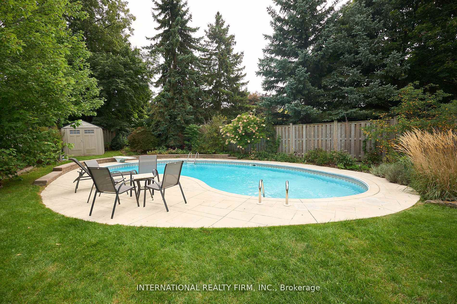 Photo 11 of 2292 Devon Road, Oakville, Ford — HOMEH