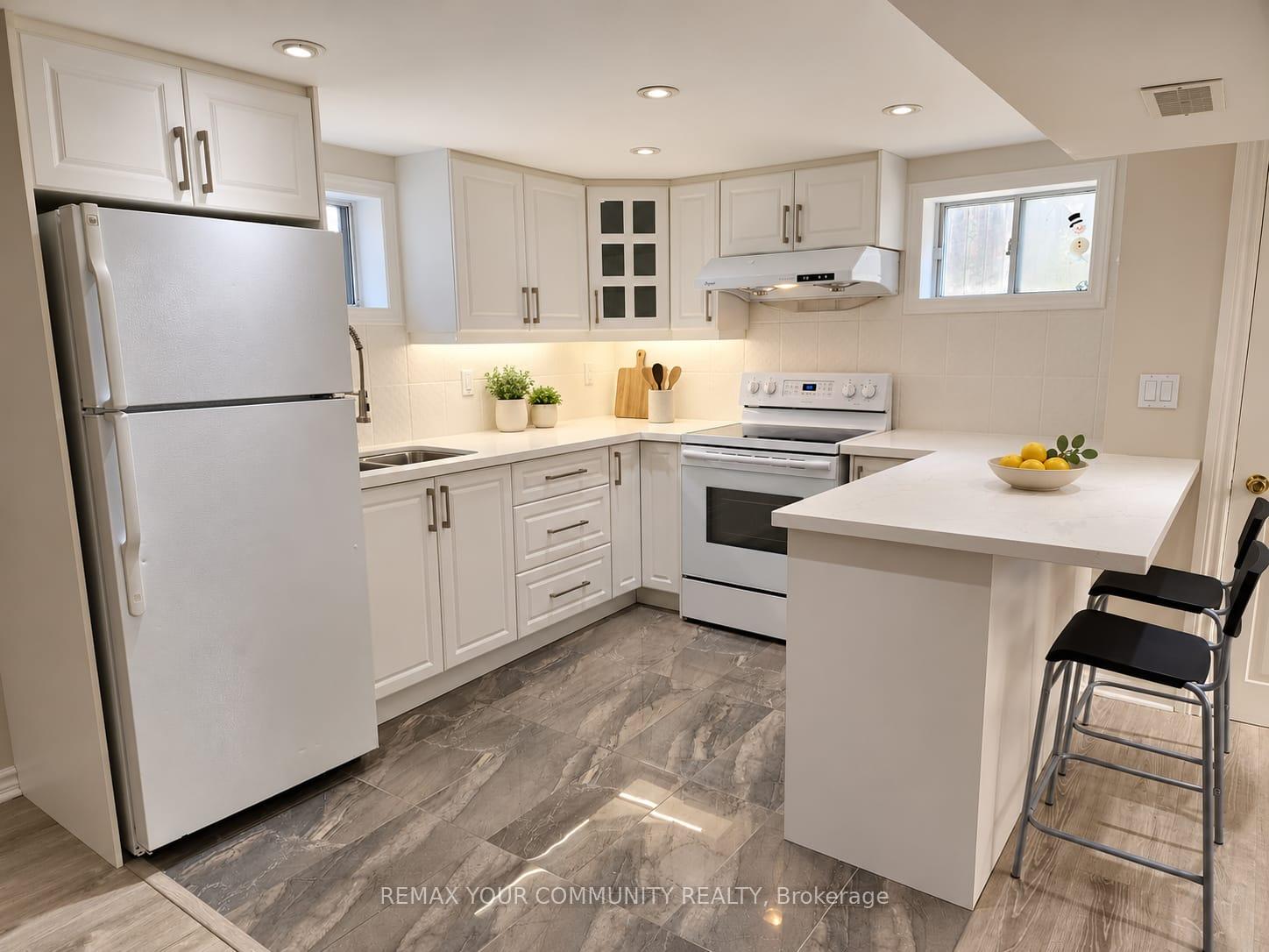 Photo of Unit Lower Level, 387 Paliser Crescent N
