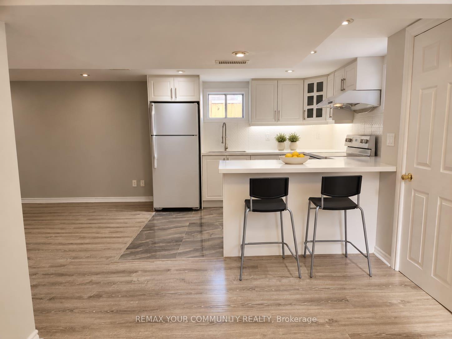 Photo 3 of Unit Lower Level, 387 Paliser Crescent N, Richmond Hill, Harding — HOMEH