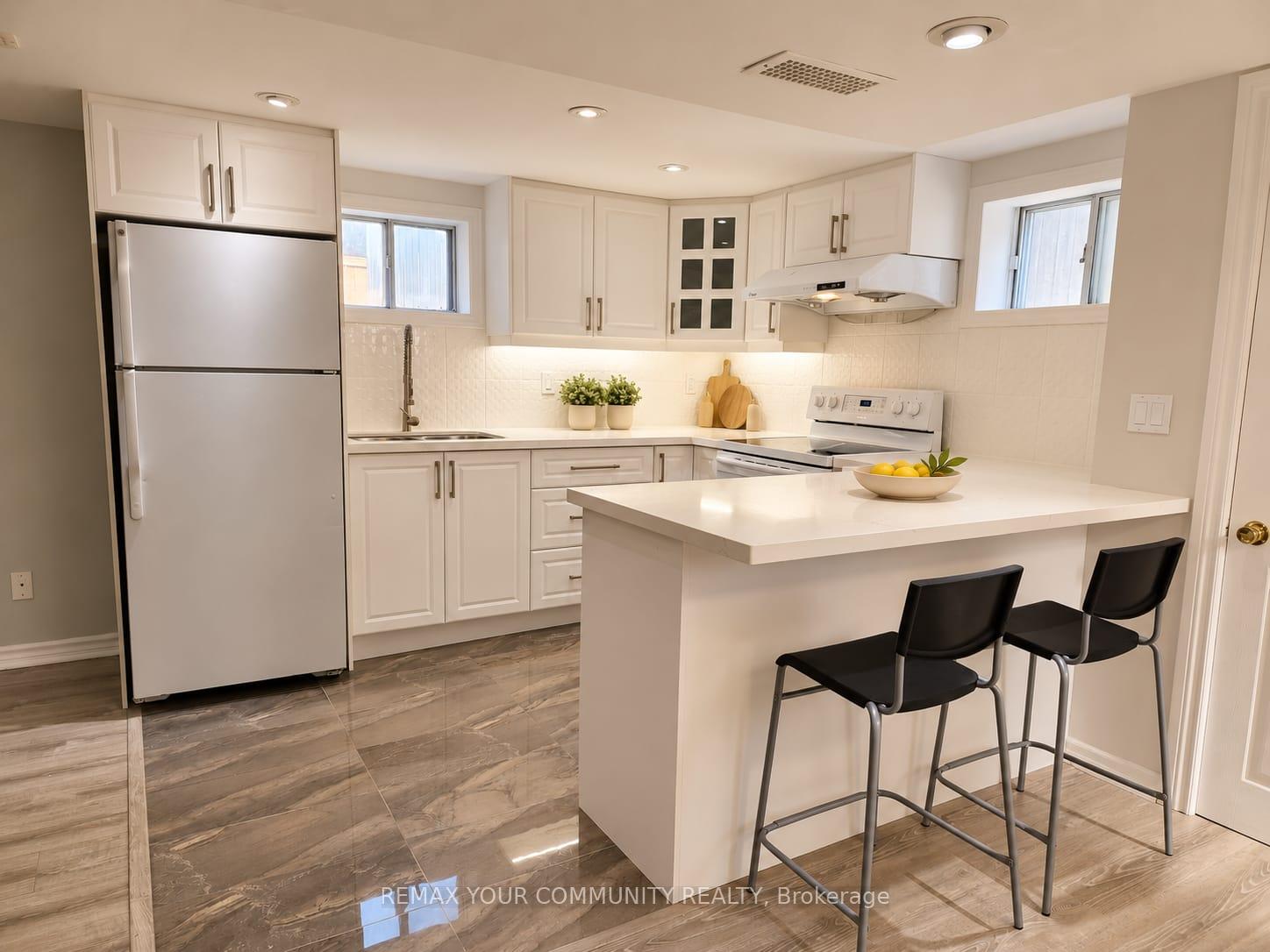 Photo 5 of Unit Lower Level, 387 Paliser Crescent N, Richmond Hill, Harding — HOMEH