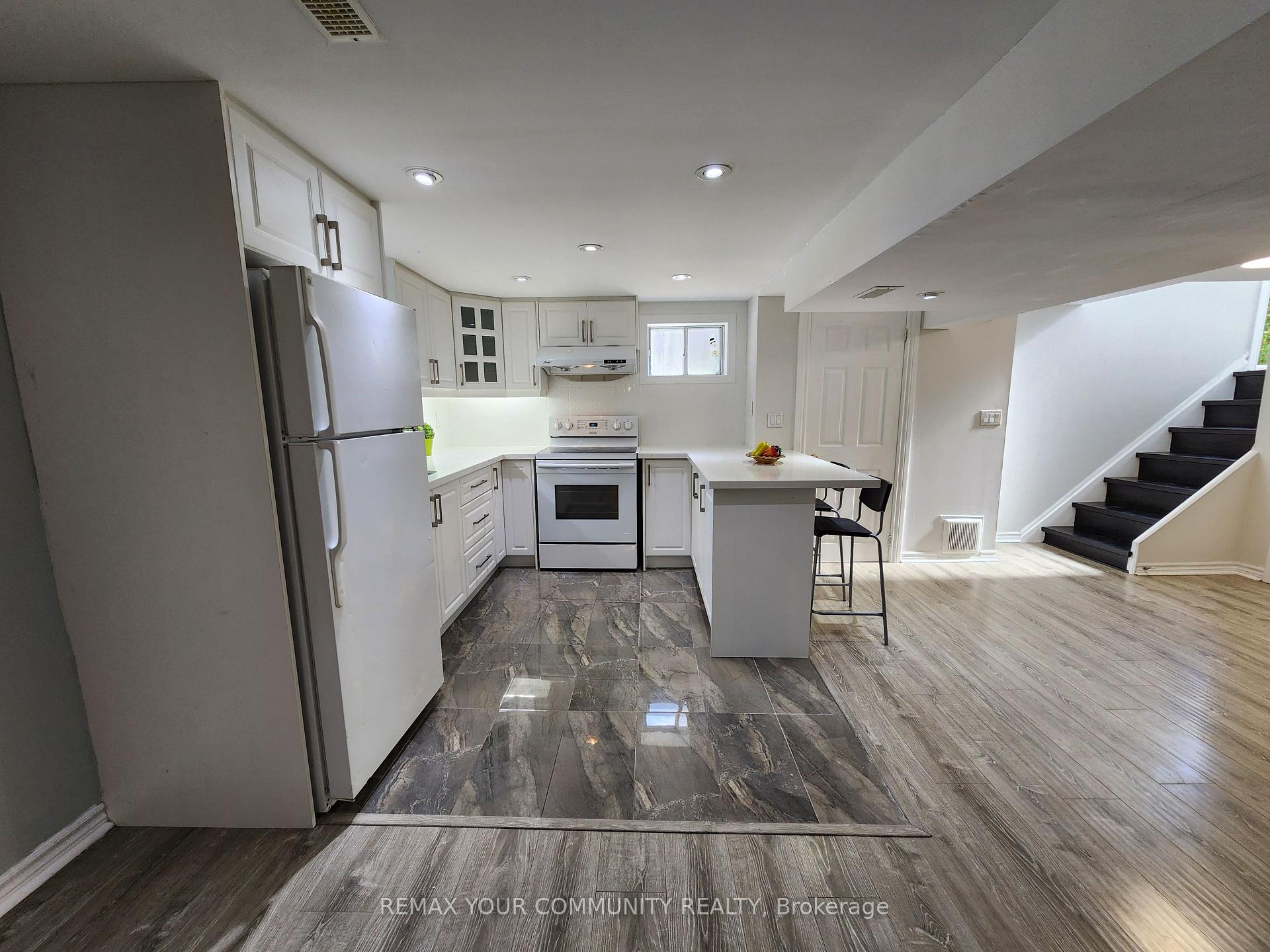 Photo 7 of Unit Lower Level, 387 Paliser Crescent N, Richmond Hill, Harding — HOMEH