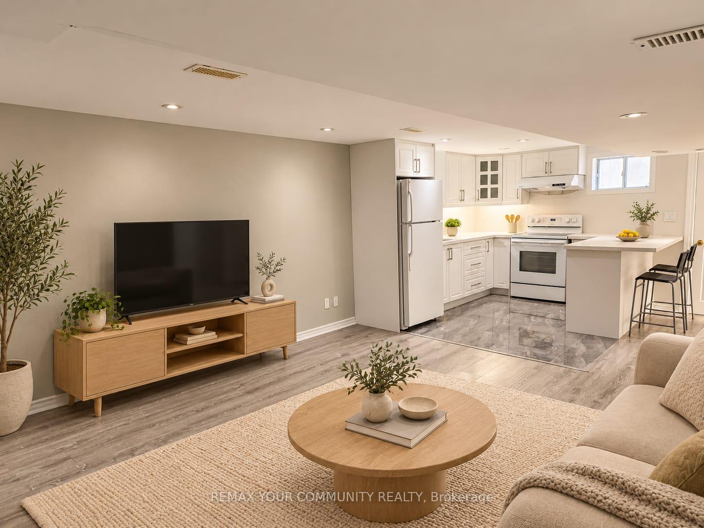 Photo 10 of Unit Lower Level, 387 Paliser Crescent N, Richmond Hill, Harding — HOMEH