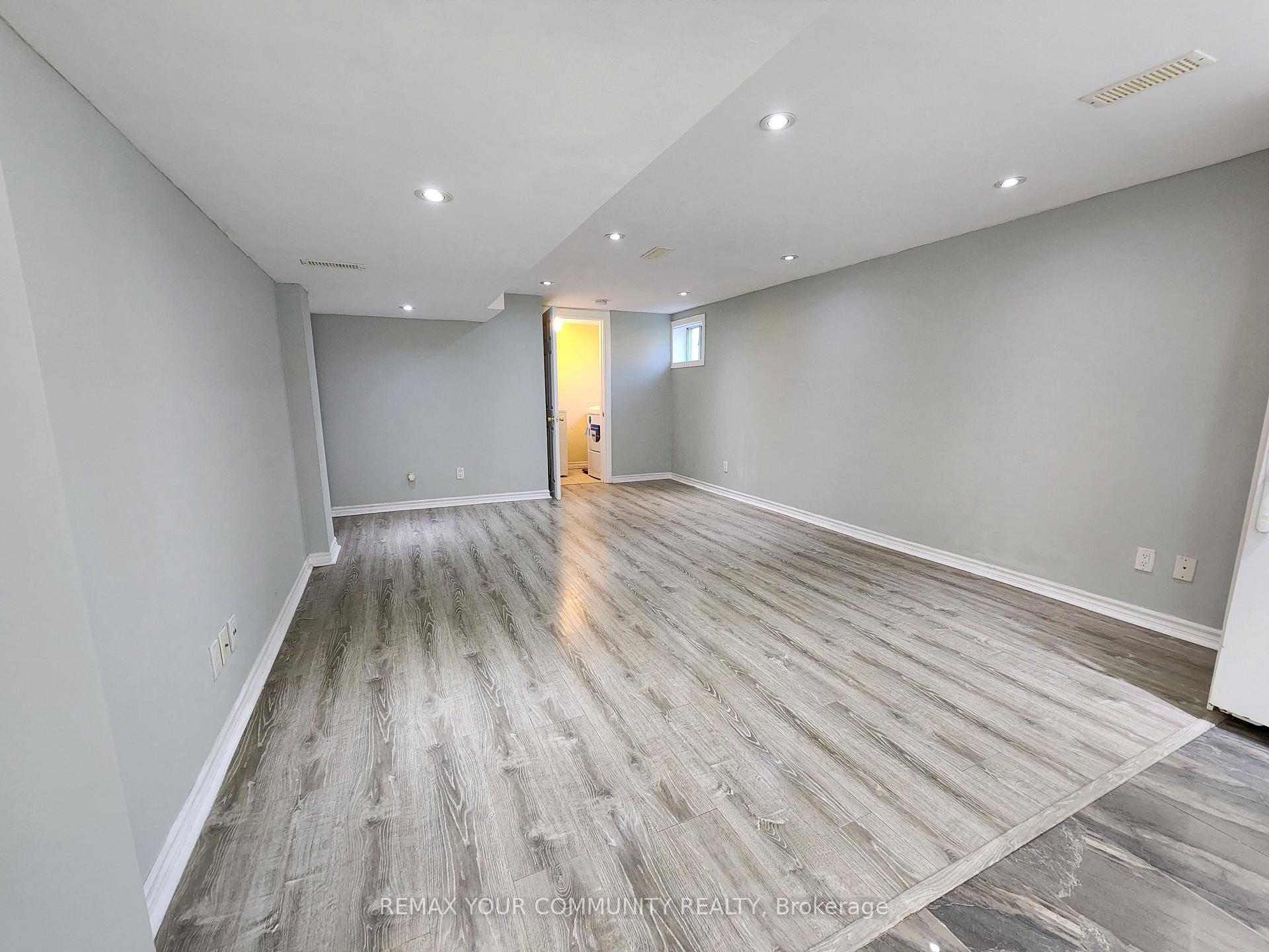 Photo 15 of Unit Lower Level, 387 Paliser Crescent N, Richmond Hill, Harding — HOMEH