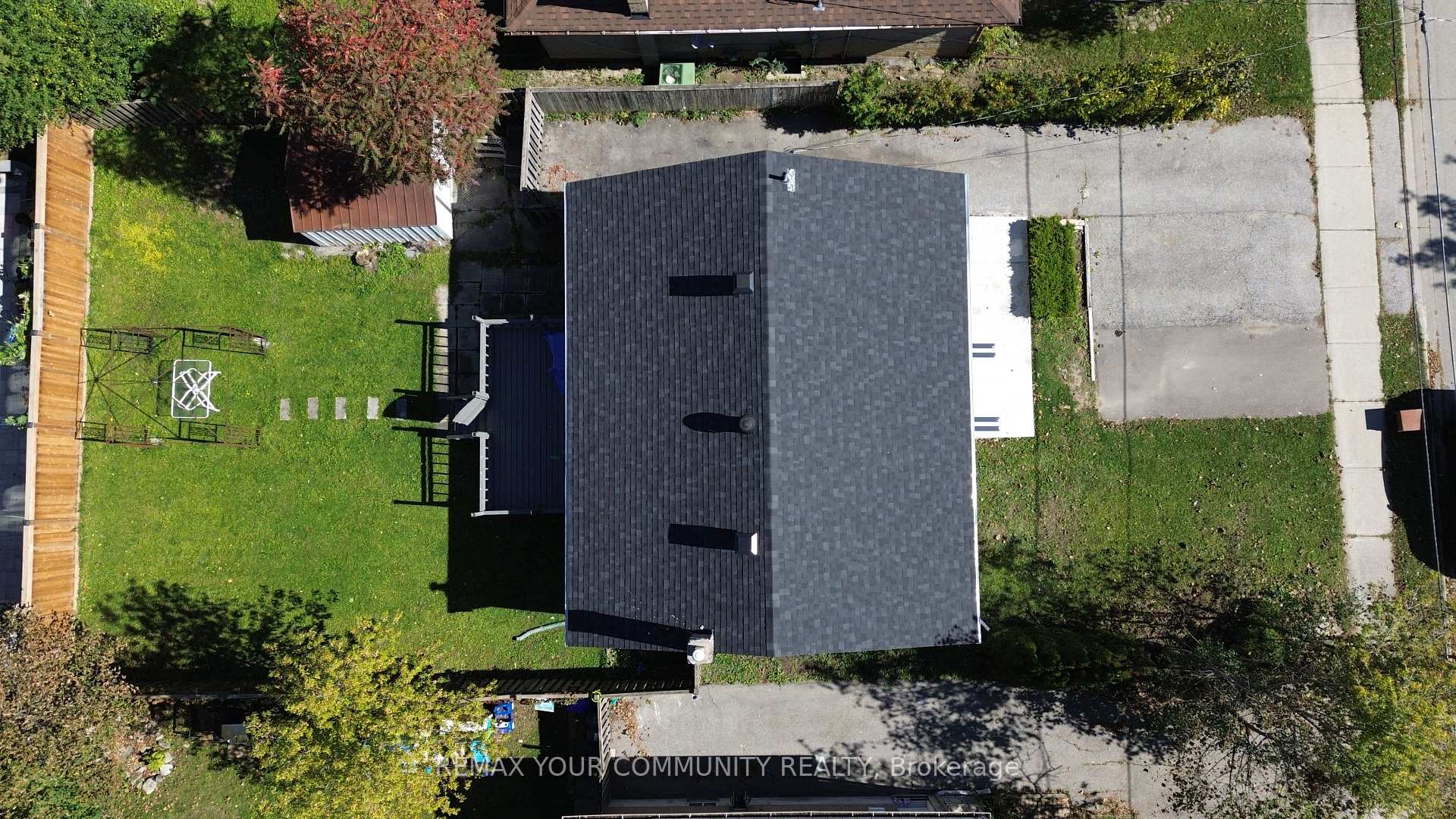 Photo 30 of Unit Lower Level, 387 Paliser Crescent N, Richmond Hill, Harding — HOMEH