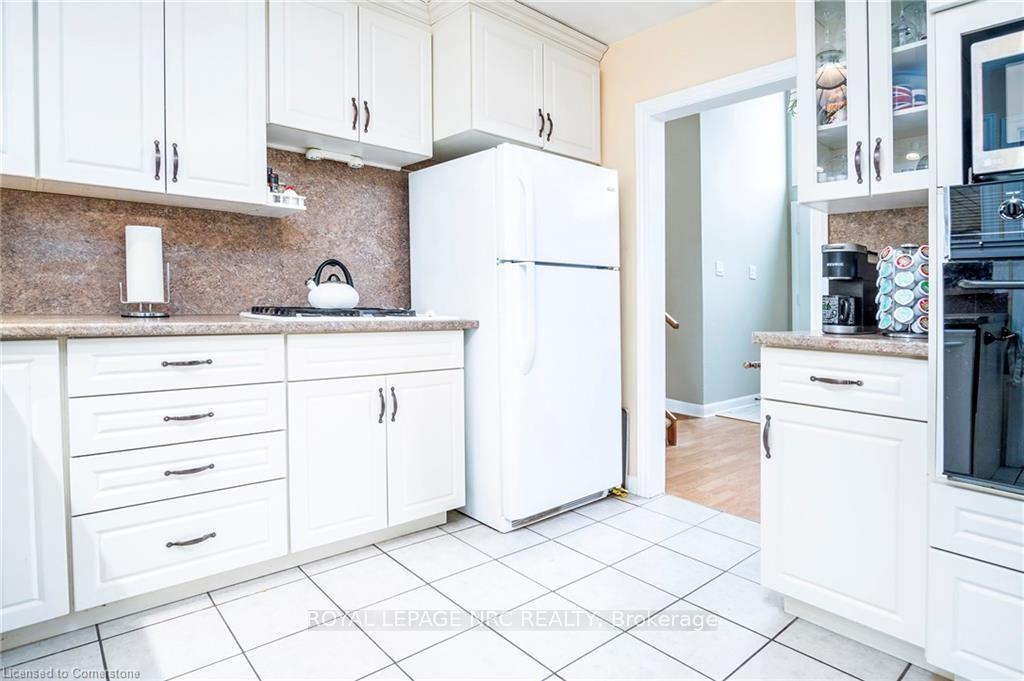 Photo 8 of 3500 Callan Street, Niagara Falls, Chippawa — HOMEH