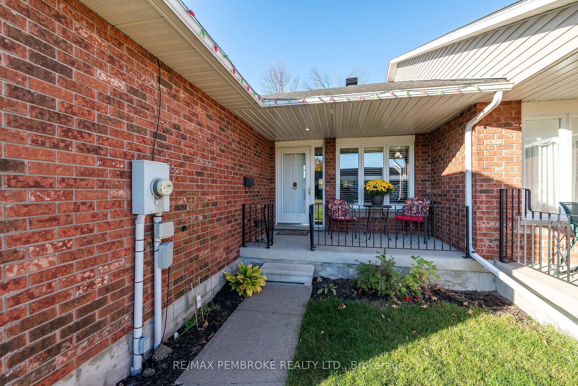 Photo 1 of 397 Morris Street, Pembroke, Pembroke — HOMEH