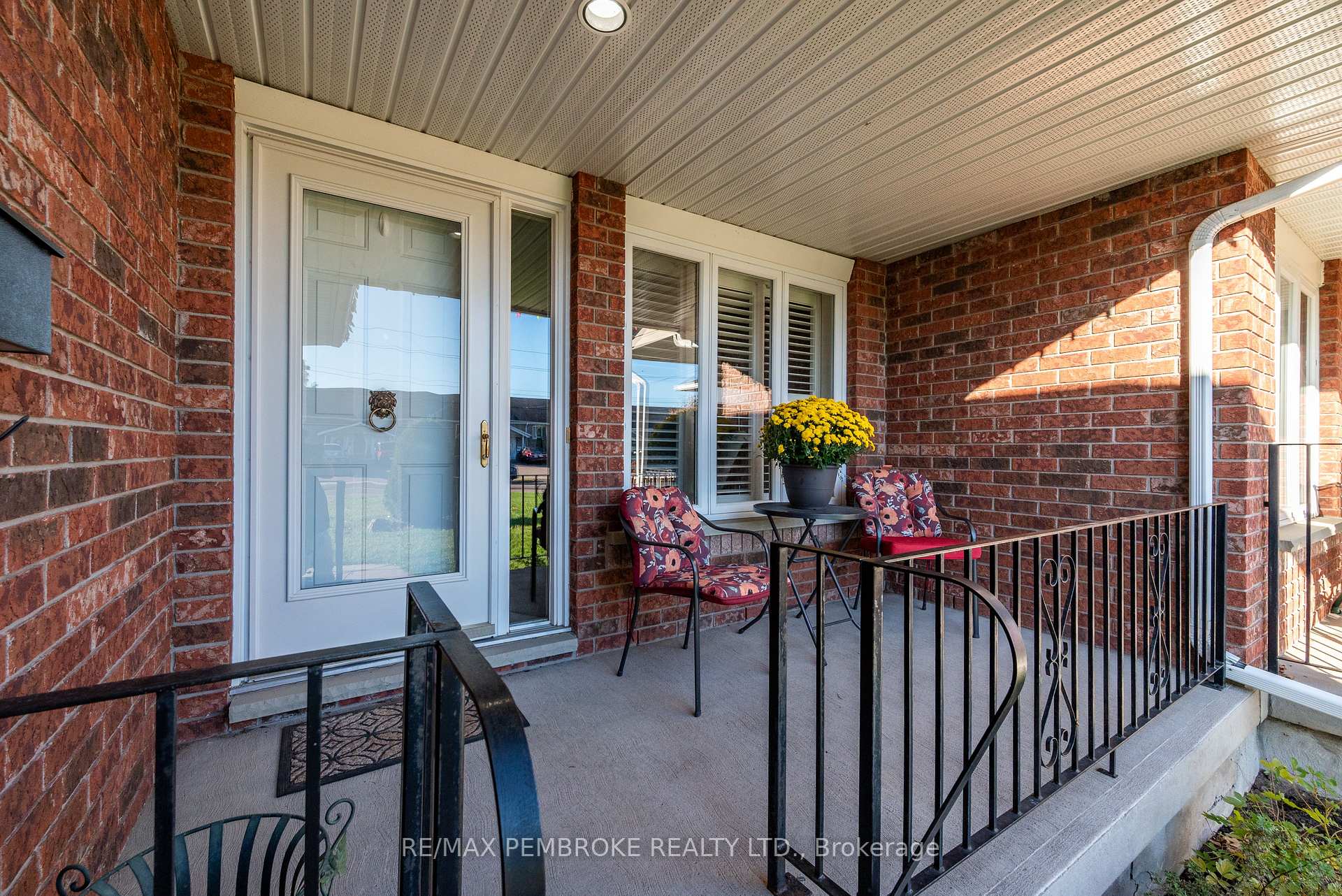 Photo 5 of 397 Morris Street, Pembroke, Pembroke — HOMEH