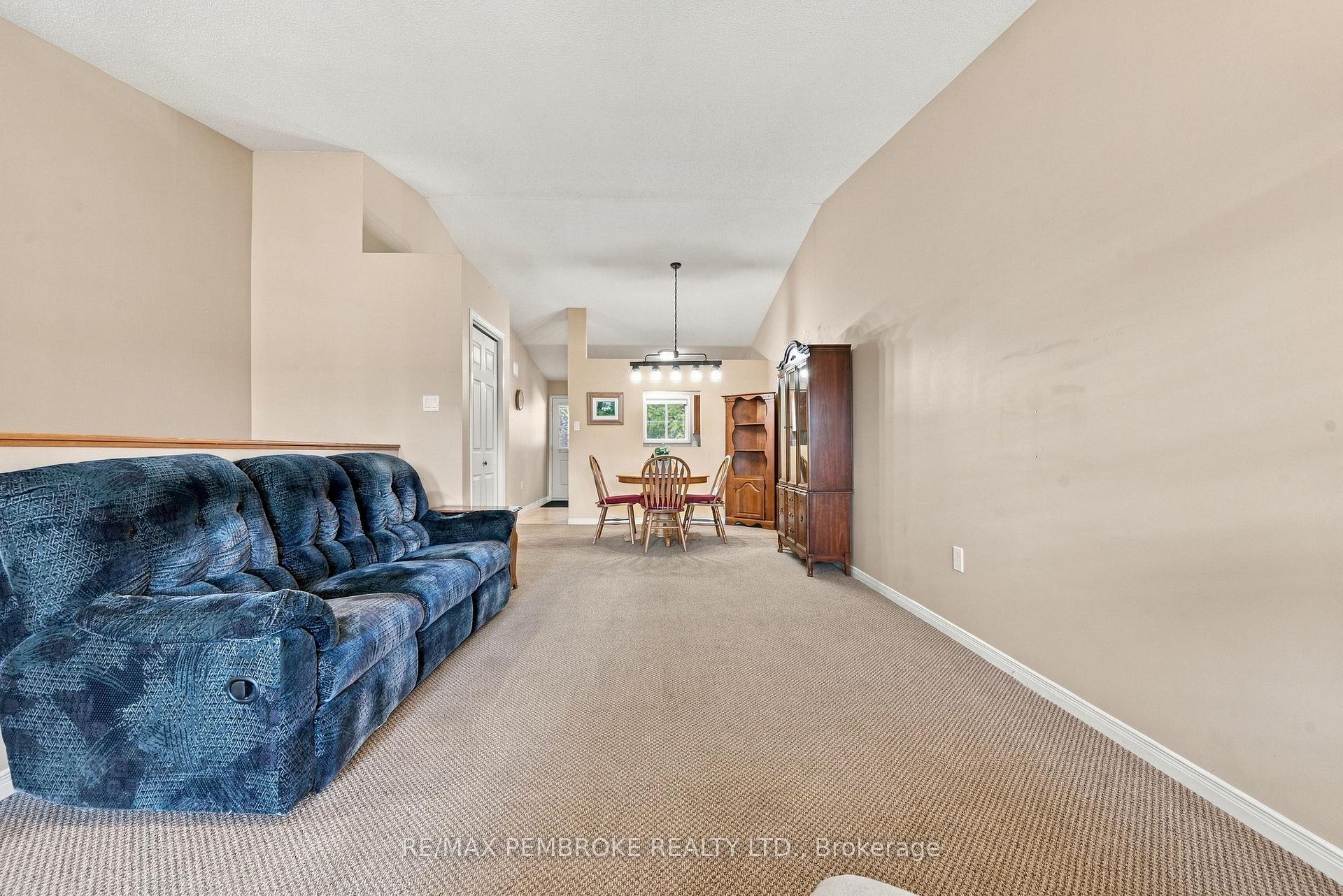 Photo 7 of 397 Morris Street, Pembroke, Pembroke — HOMEH