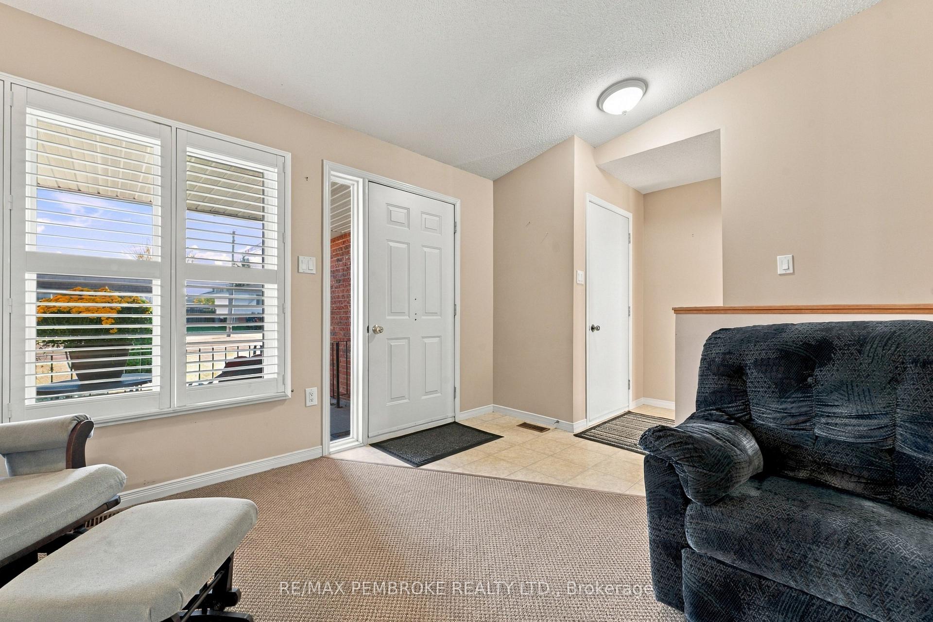 Photo 9 of 397 Morris Street, Pembroke, Pembroke — HOMEH
