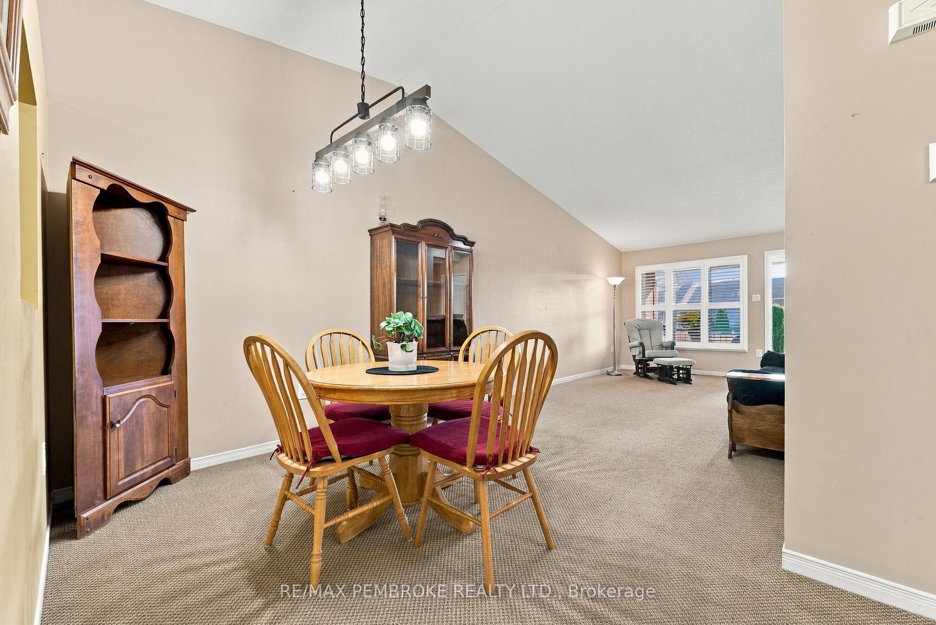 Photo 10 of 397 Morris Street, Pembroke, Pembroke — HOMEH