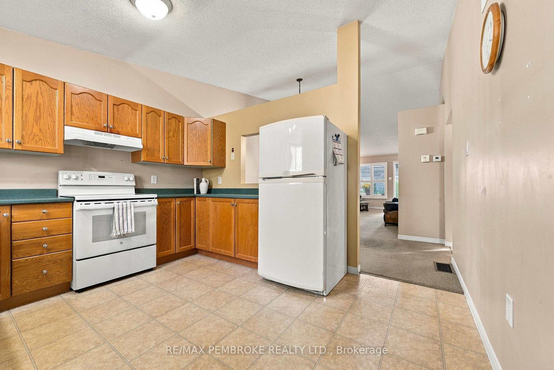 Photo 16 of 397 Morris Street, Pembroke, Pembroke — HOMEH