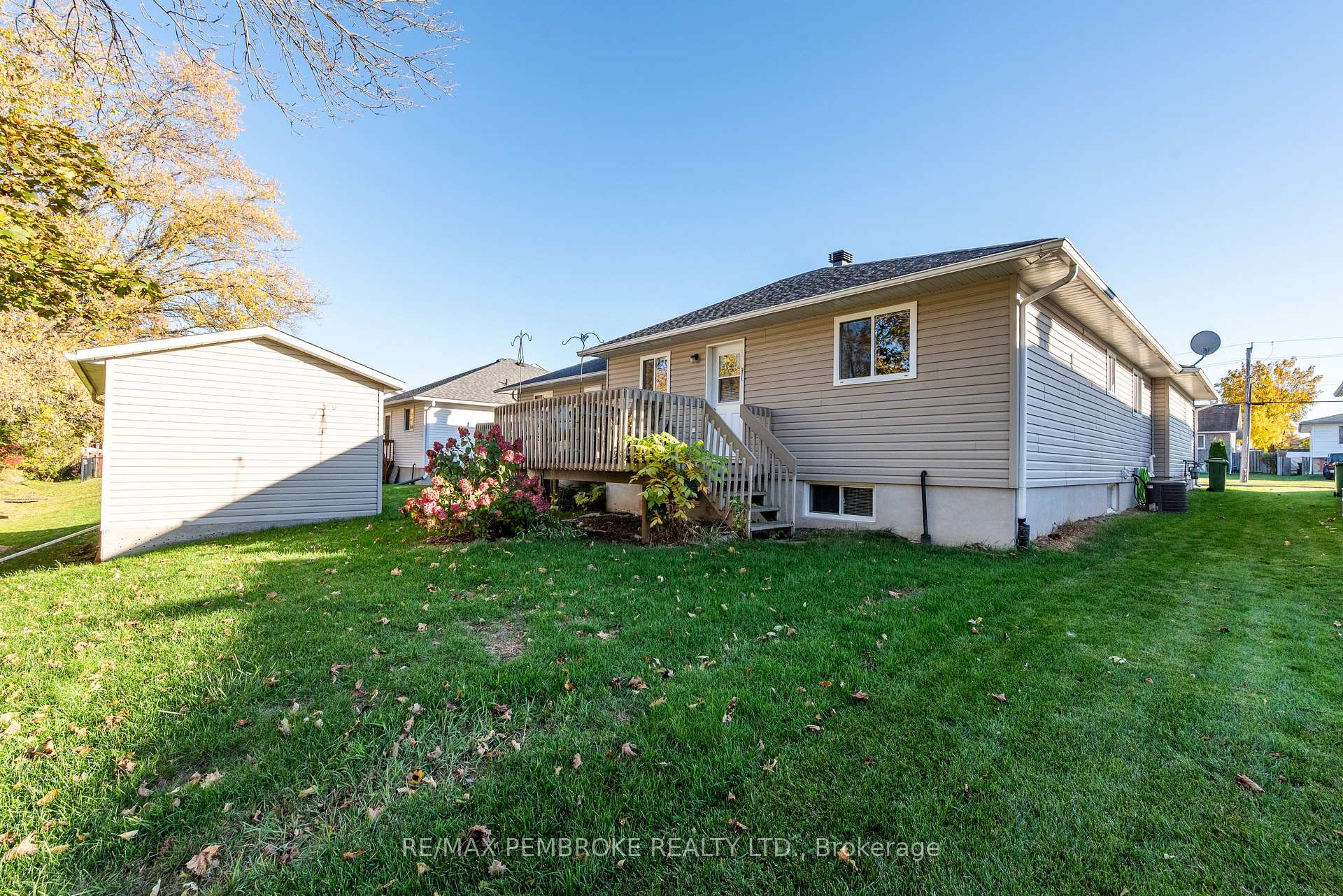 Photo 18 of 397 Morris Street, Pembroke, Pembroke — HOMEH