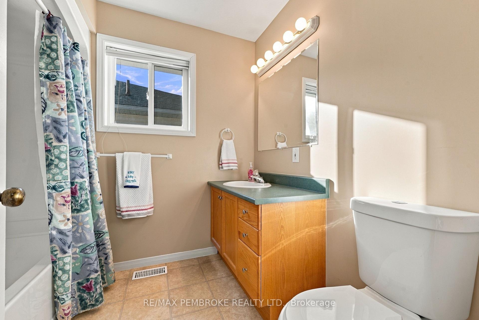 Photo 20 of 397 Morris Street, Pembroke, Pembroke — HOMEH