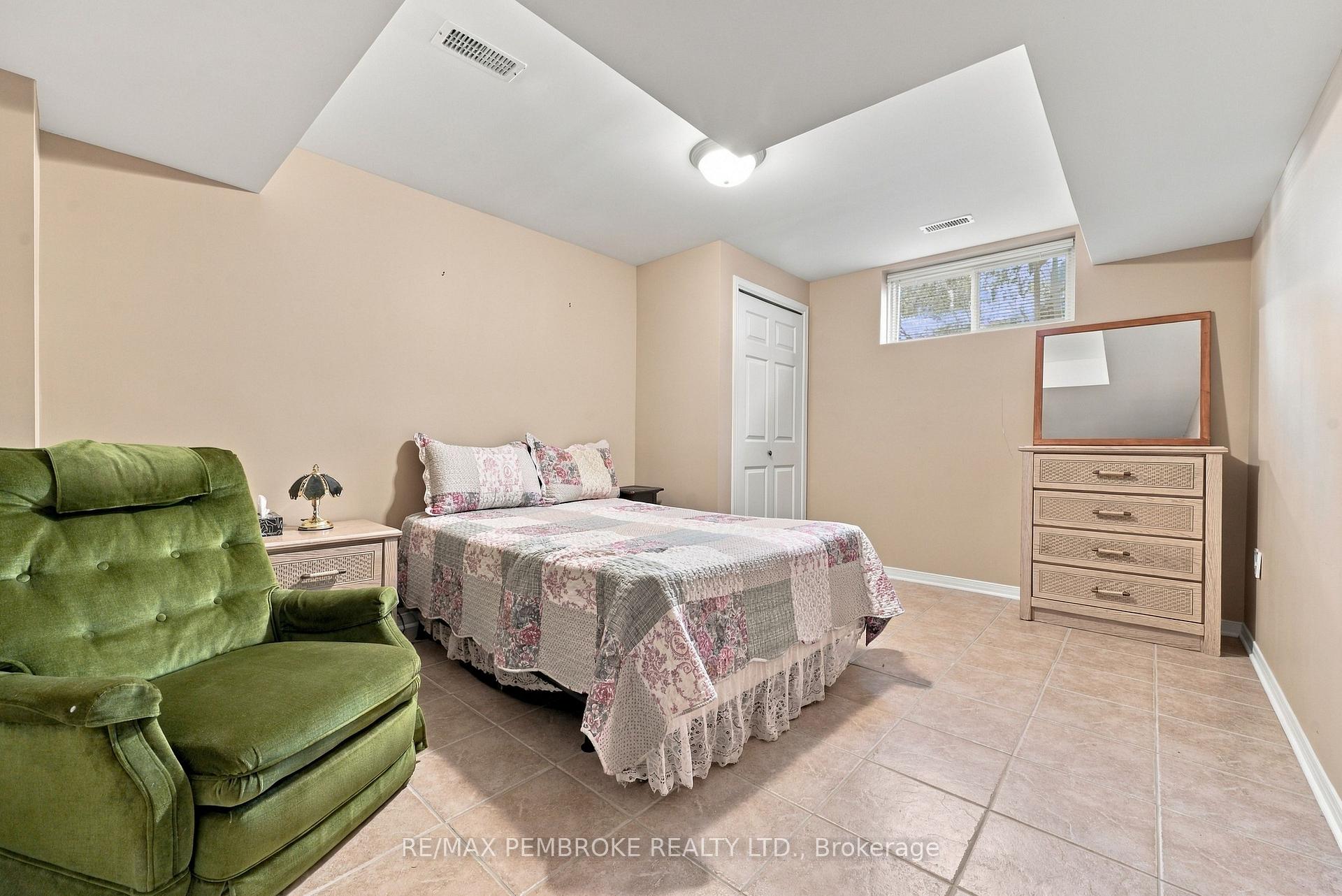 Photo 31 of 397 Morris Street, Pembroke, Pembroke — HOMEH