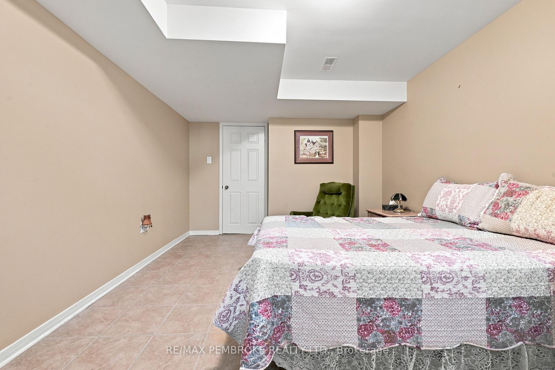 Photo 32 of 397 Morris Street, Pembroke, Pembroke — HOMEH