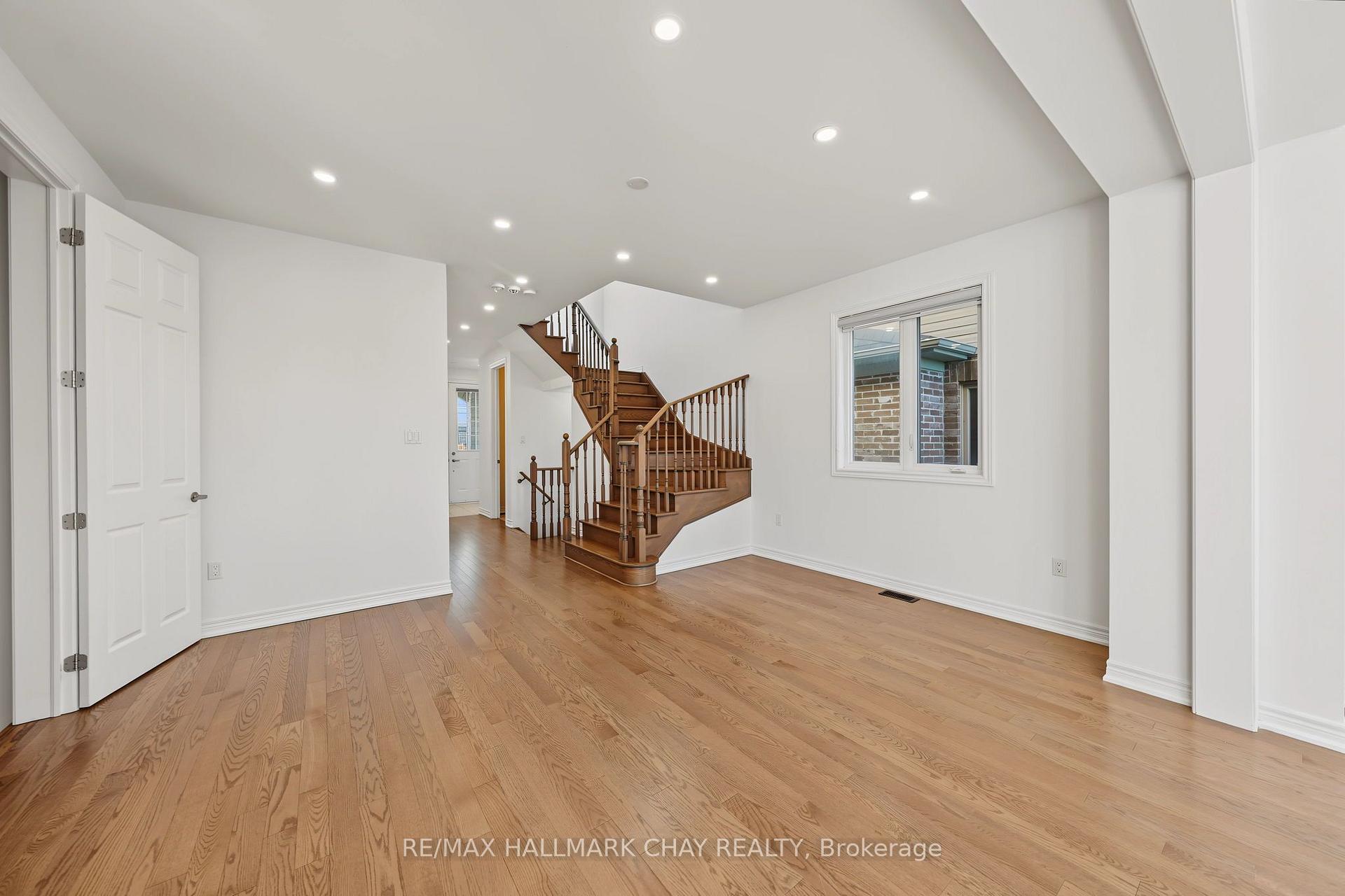 Photo 9 of 20 Atkinson Crescent, New Tecumseth, Alliston — HOMEH