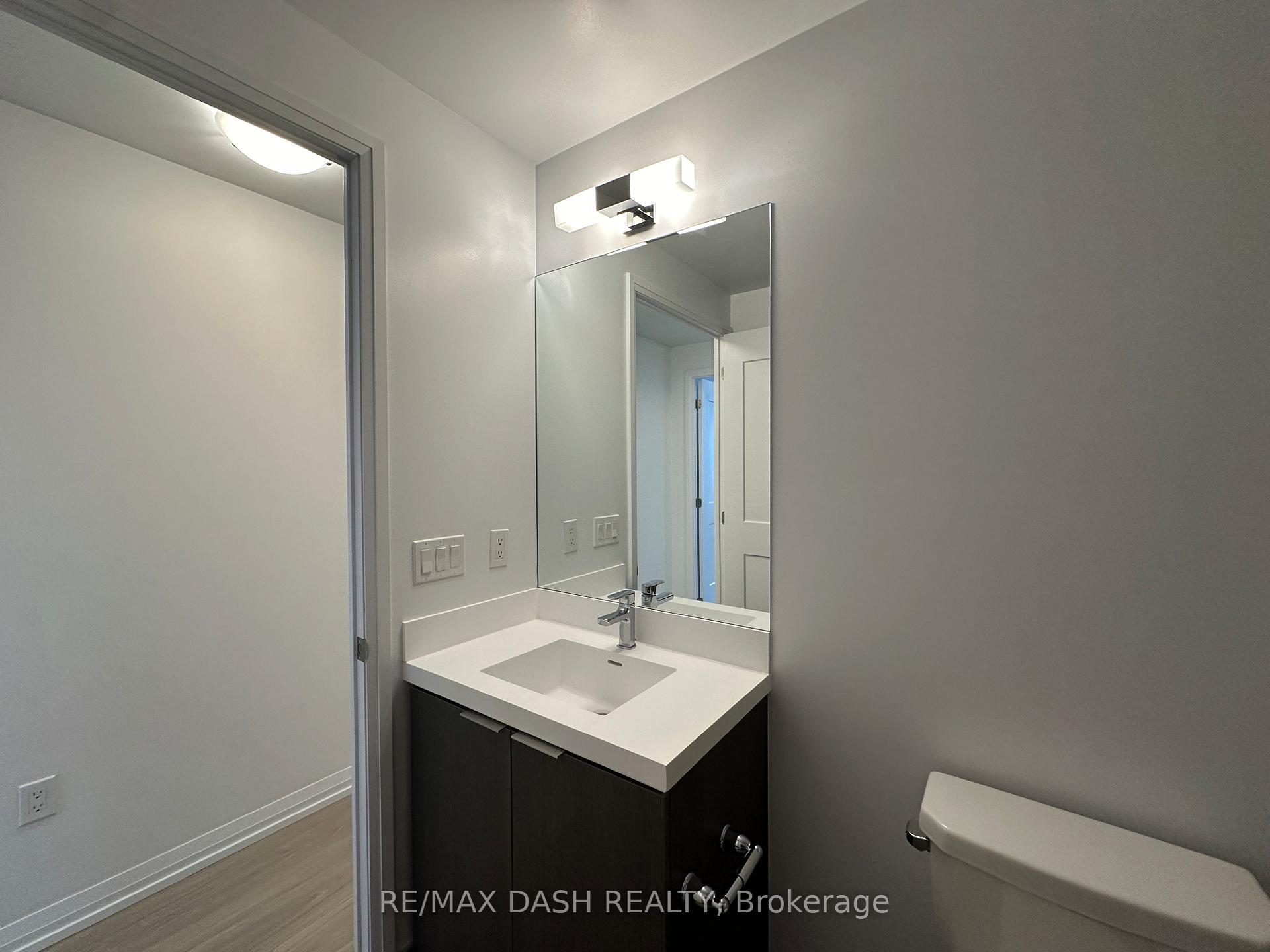 Photo 9 of Unit 2009, 25 Holly Street, Toronto, Mount Pleasant West — HOMEH