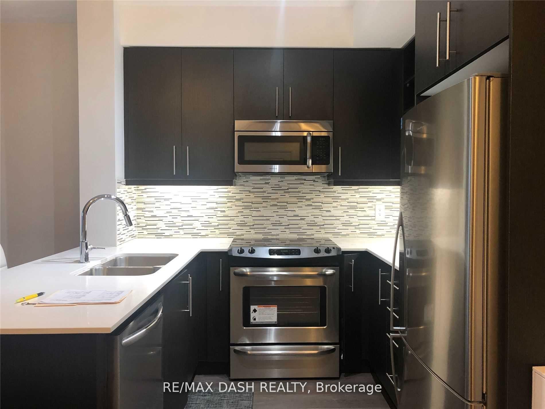 Photo 4 of Unit 711, 55 Oneida Crescent, Richmond Hill, Langstaff — HOMEH