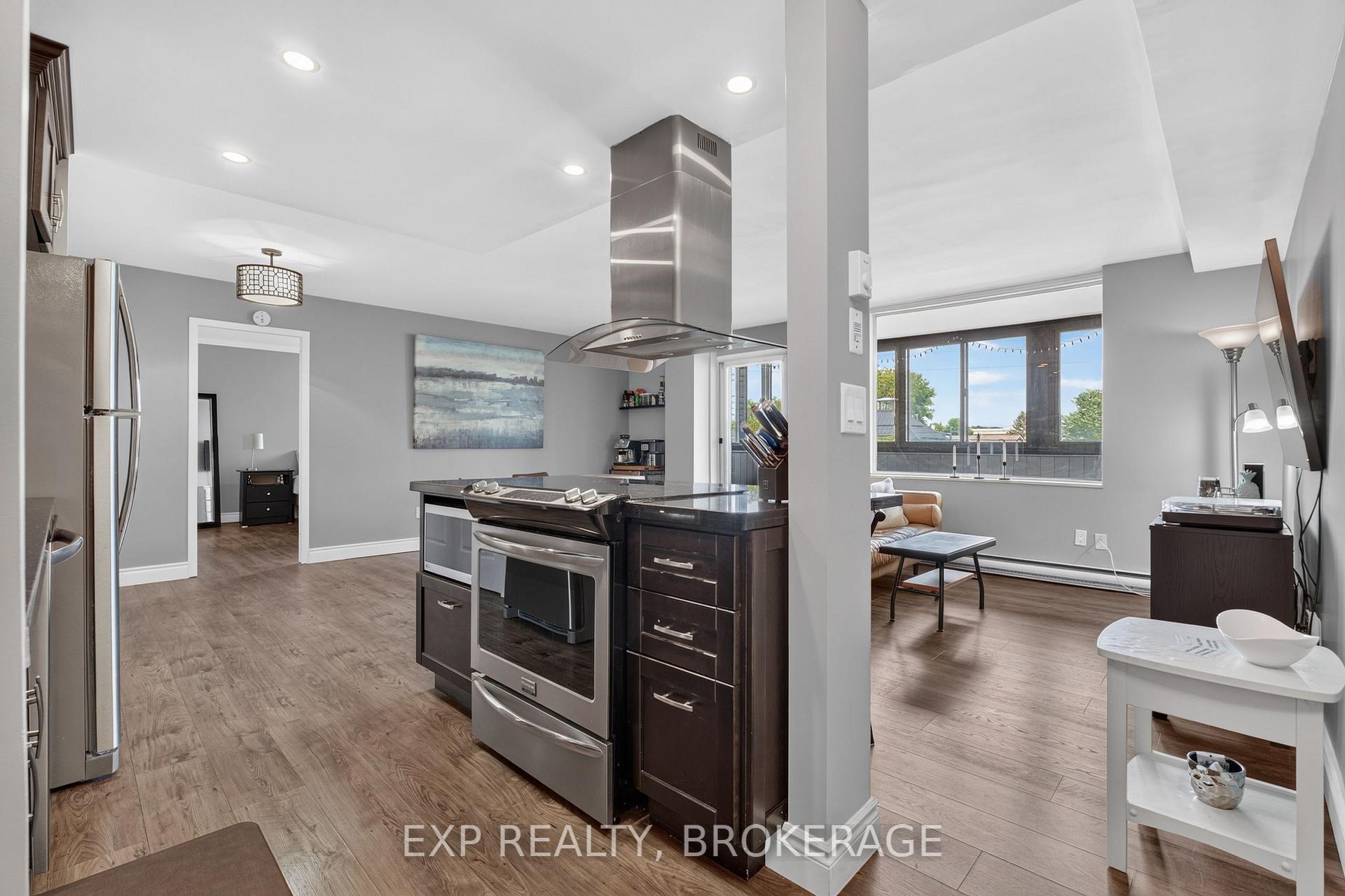 Photo 3 of Unit 202, 2 Mowat Avenue, Kingston, Central City West — HOMEH