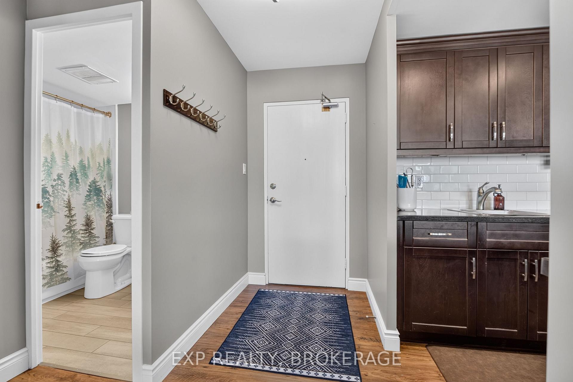 Photo 2 of Unit 202, 2 Mowat Avenue, Kingston, Central City West — HOMEH