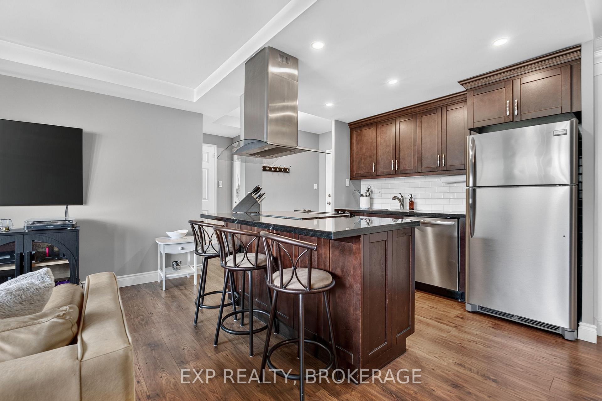 Photo 7 of Unit 202, 2 Mowat Avenue, Kingston, Central City West — HOMEH