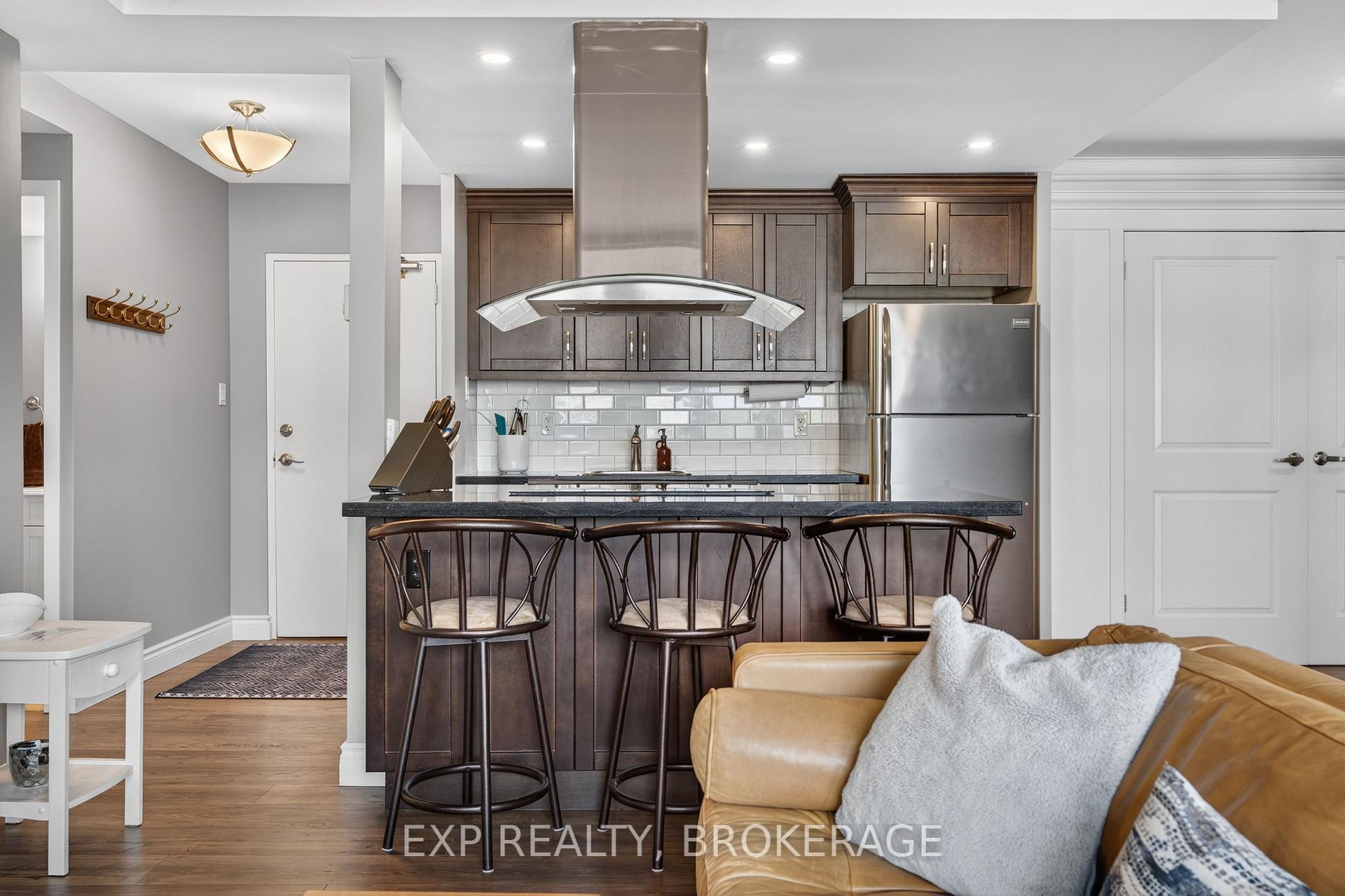 Photo 9 of Unit 202, 2 Mowat Avenue, Kingston, Central City West — HOMEH
