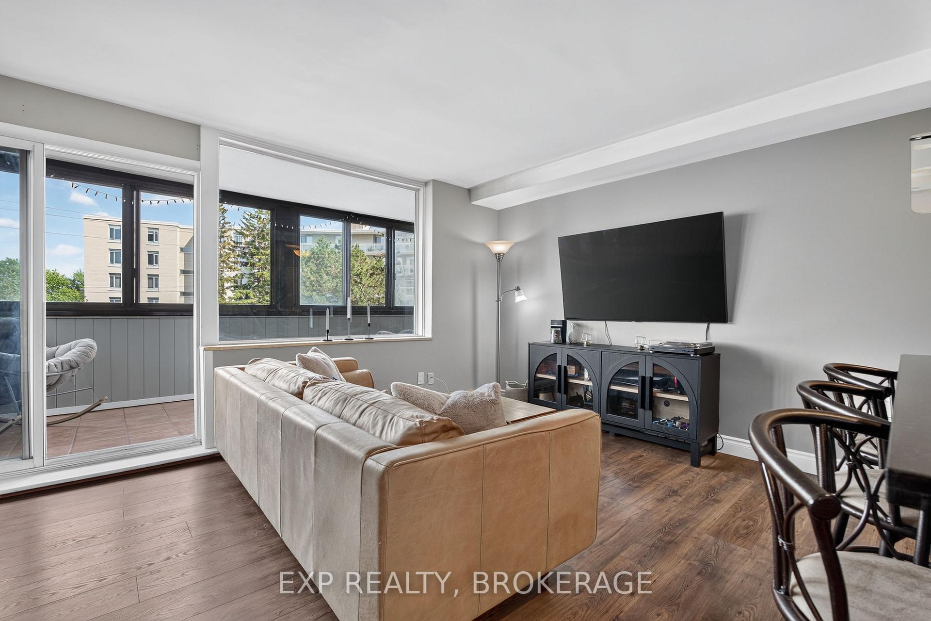 Photo 10 of Unit 202, 2 Mowat Avenue, Kingston, Central City West — HOMEH