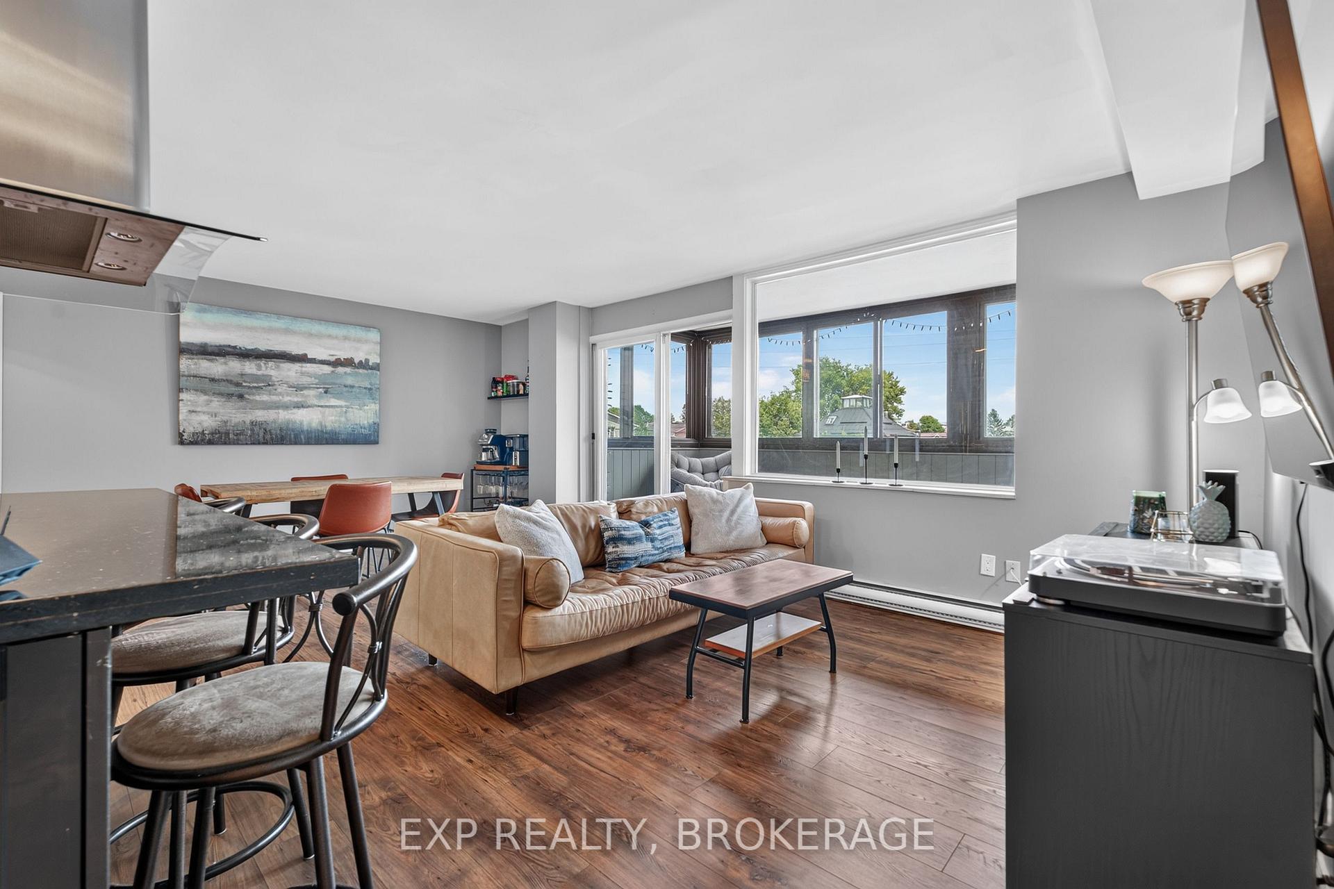 Photo 11 of Unit 202, 2 Mowat Avenue, Kingston, Central City West — HOMEH