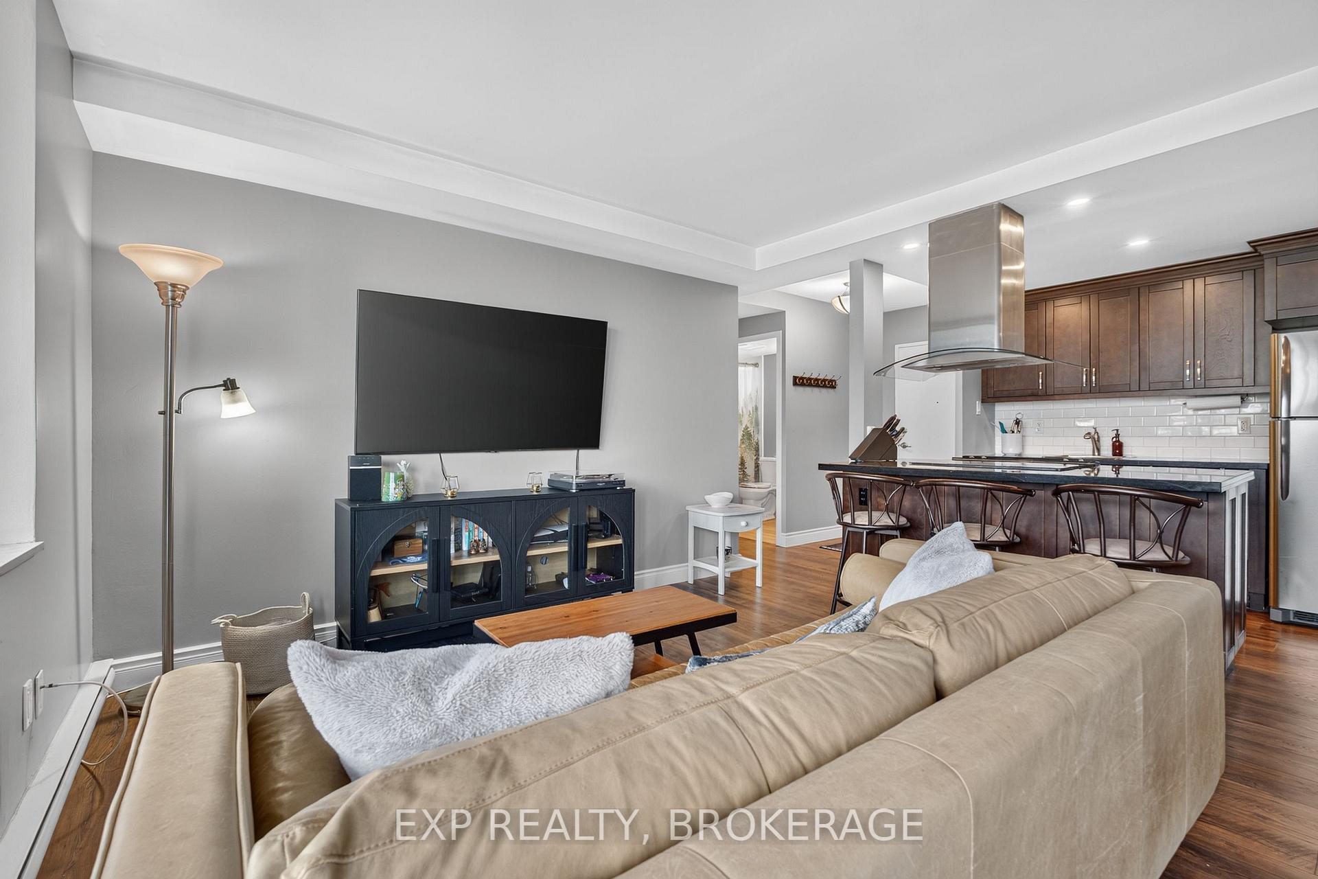Photo 12 of Unit 202, 2 Mowat Avenue, Kingston, Central City West — HOMEH