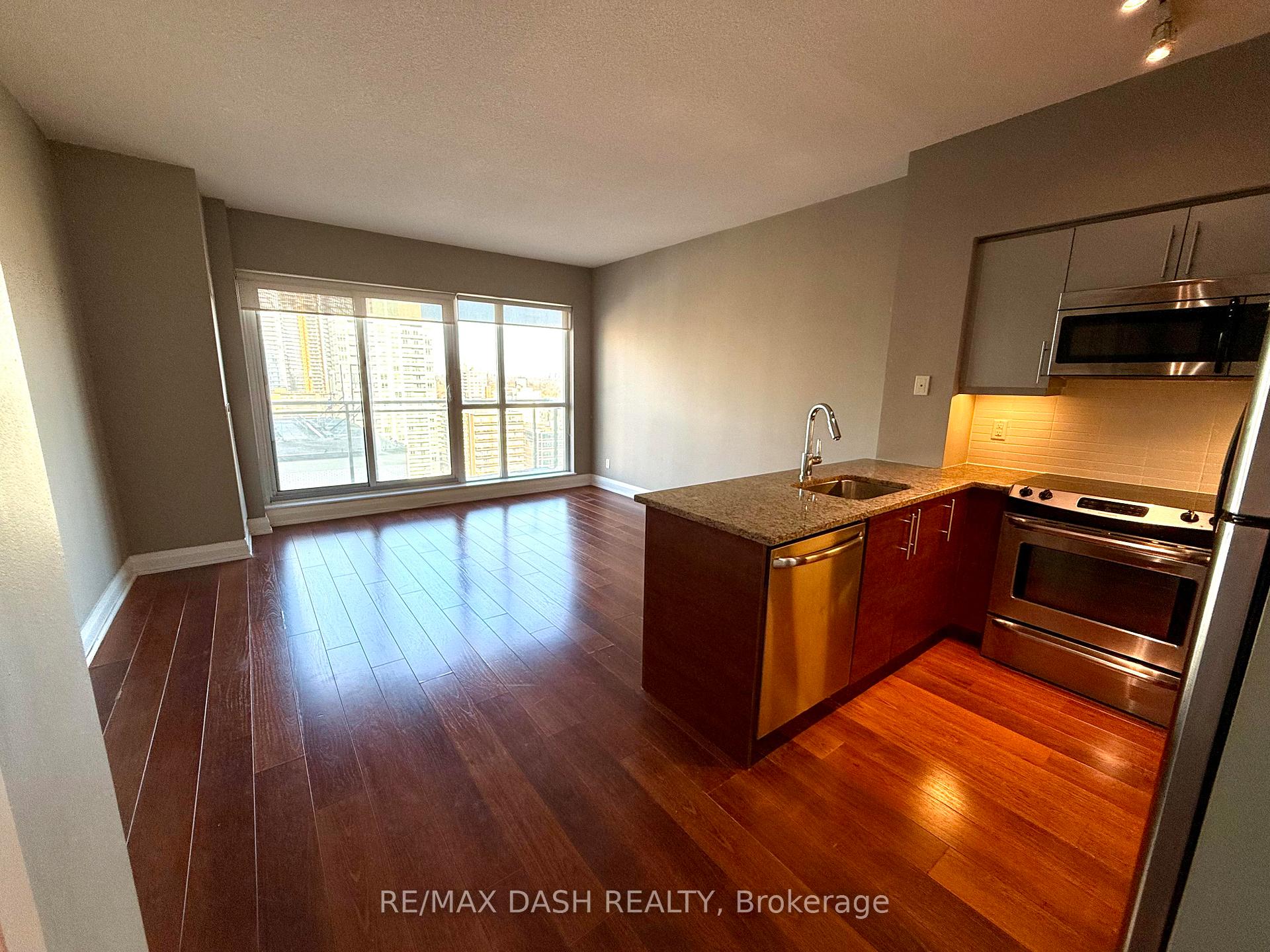 Photo 3 of Unit 1401, 83 Redpath Avenue, Toronto, Mount Pleasant West — HOMEH