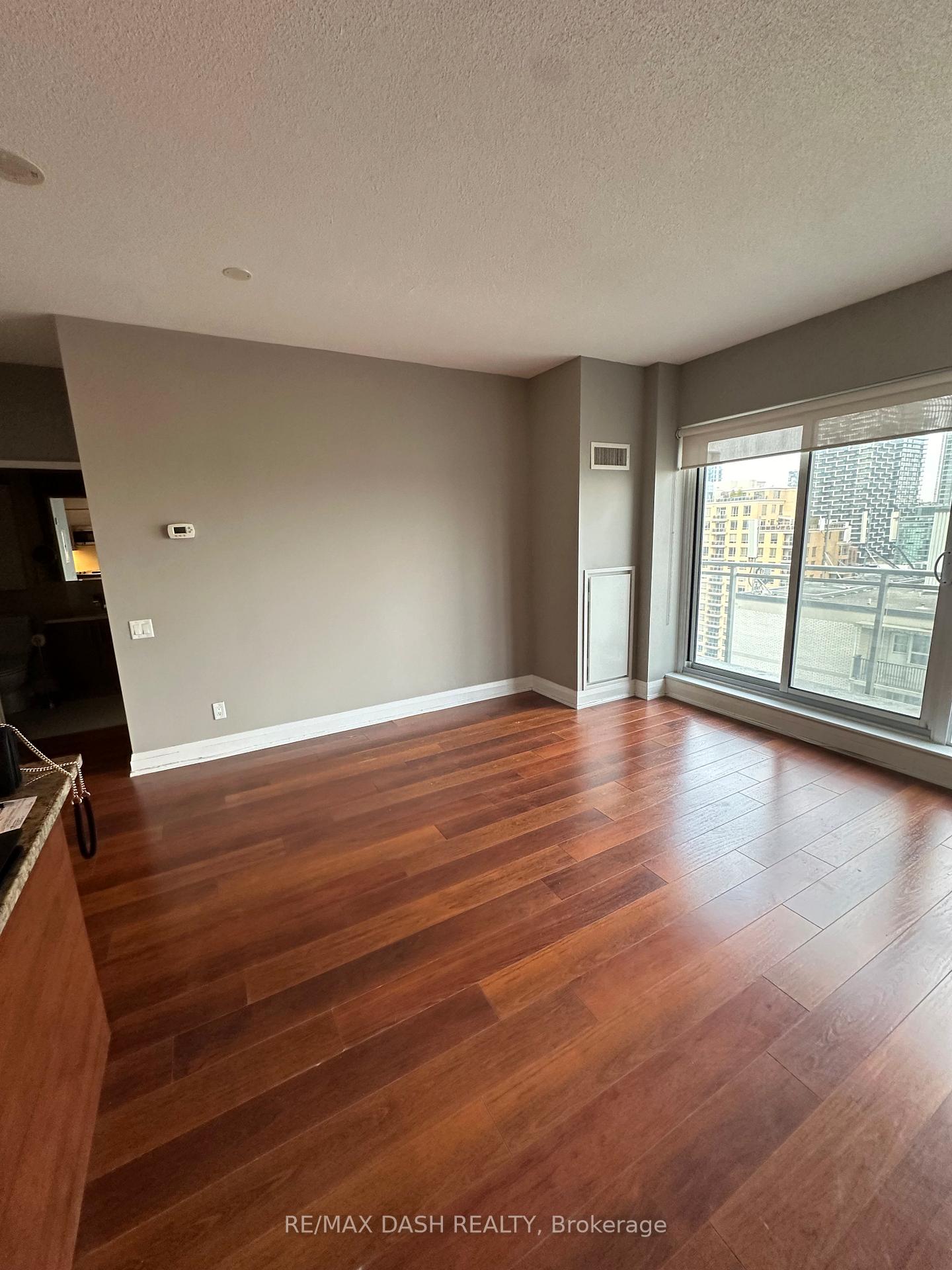 Photo 5 of Unit 1401, 83 Redpath Avenue, Toronto, Mount Pleasant West — HOMEH