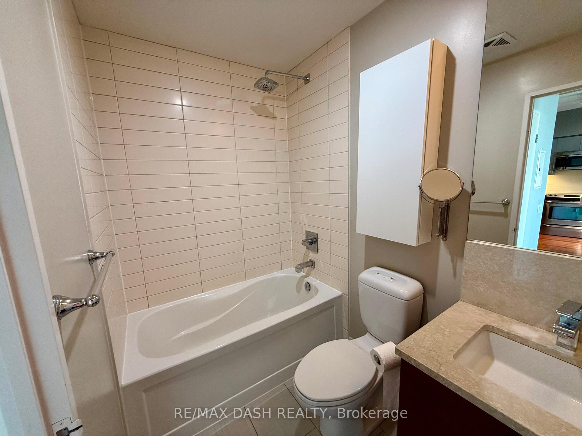Photo 12 of Unit 1401, 83 Redpath Avenue, Toronto, Mount Pleasant West — HOMEH