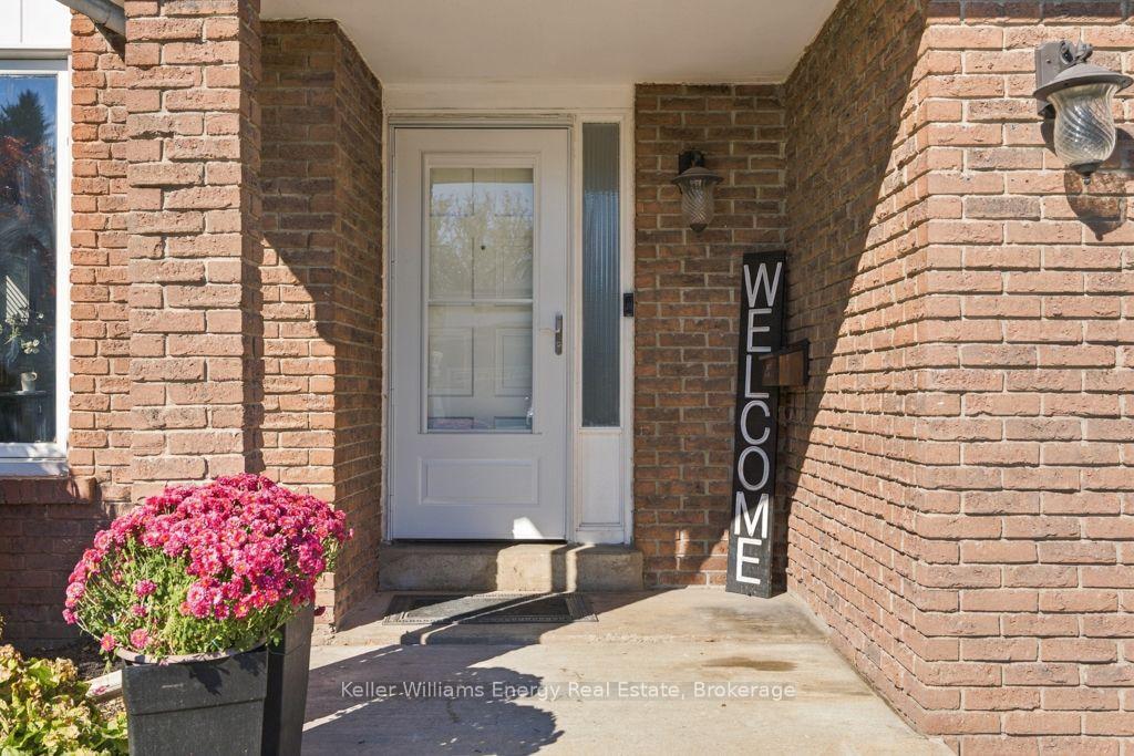 Photo 3 of 26 Carruthers Drive, Clarington, Bowmanville — HOMEH