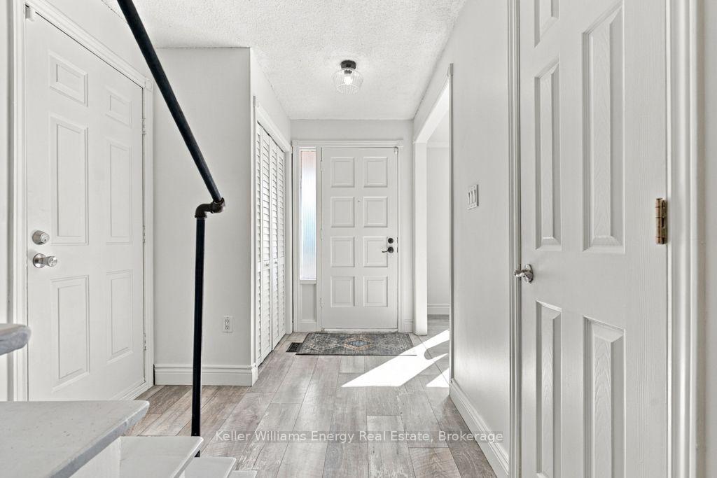 Photo 4 of 26 Carruthers Drive, Clarington, Bowmanville — HOMEH