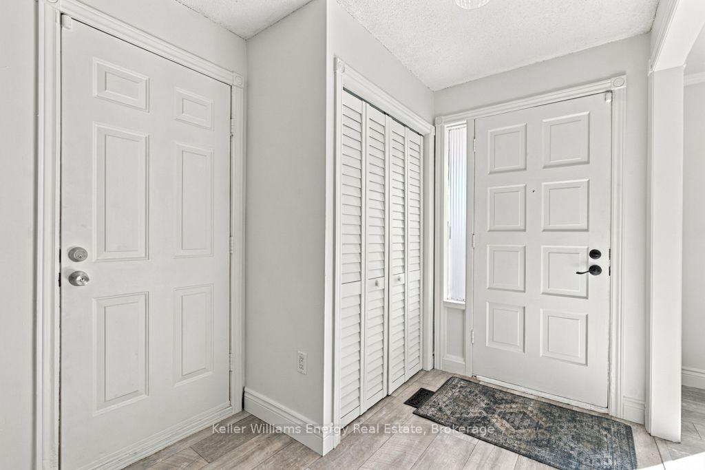 Photo 5 of 26 Carruthers Drive, Clarington, Bowmanville — HOMEH