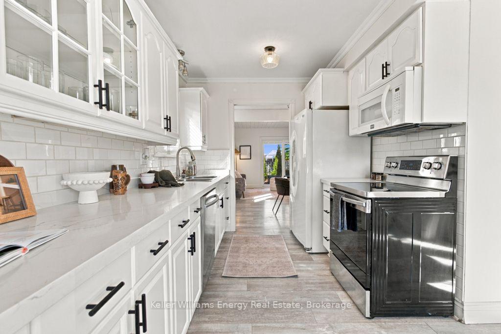 Photo 9 of 26 Carruthers Drive, Clarington, Bowmanville — HOMEH